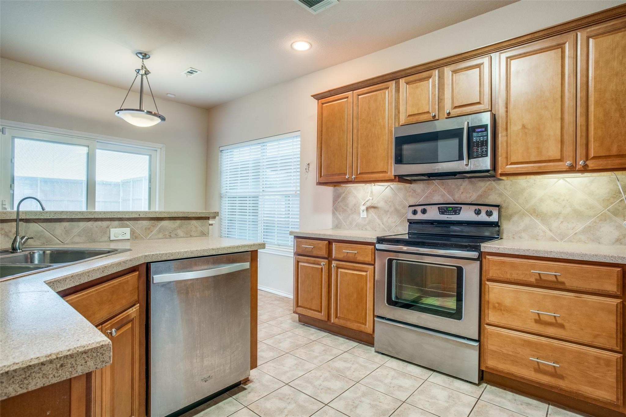 187 Castleridge Drive UNIT&nbsp;B, Little Elm, TX, 75068