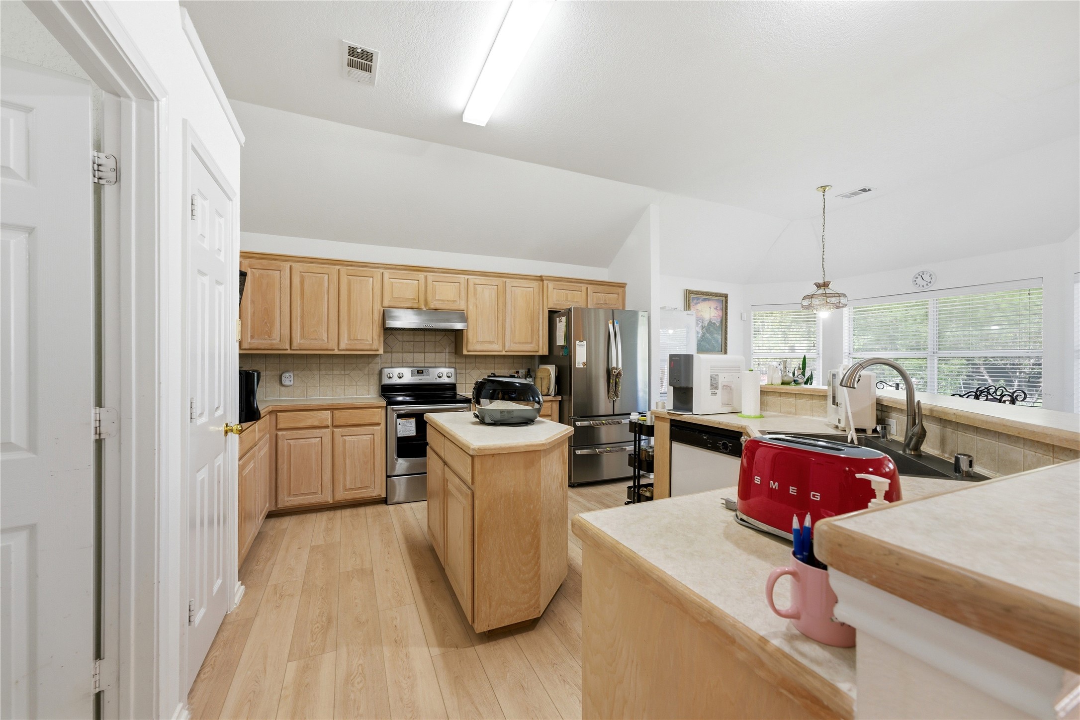 Property photo 03 of 7451 Stonybrooke Drive North Richland, Hills, TX 76182 | MLS #21231826
