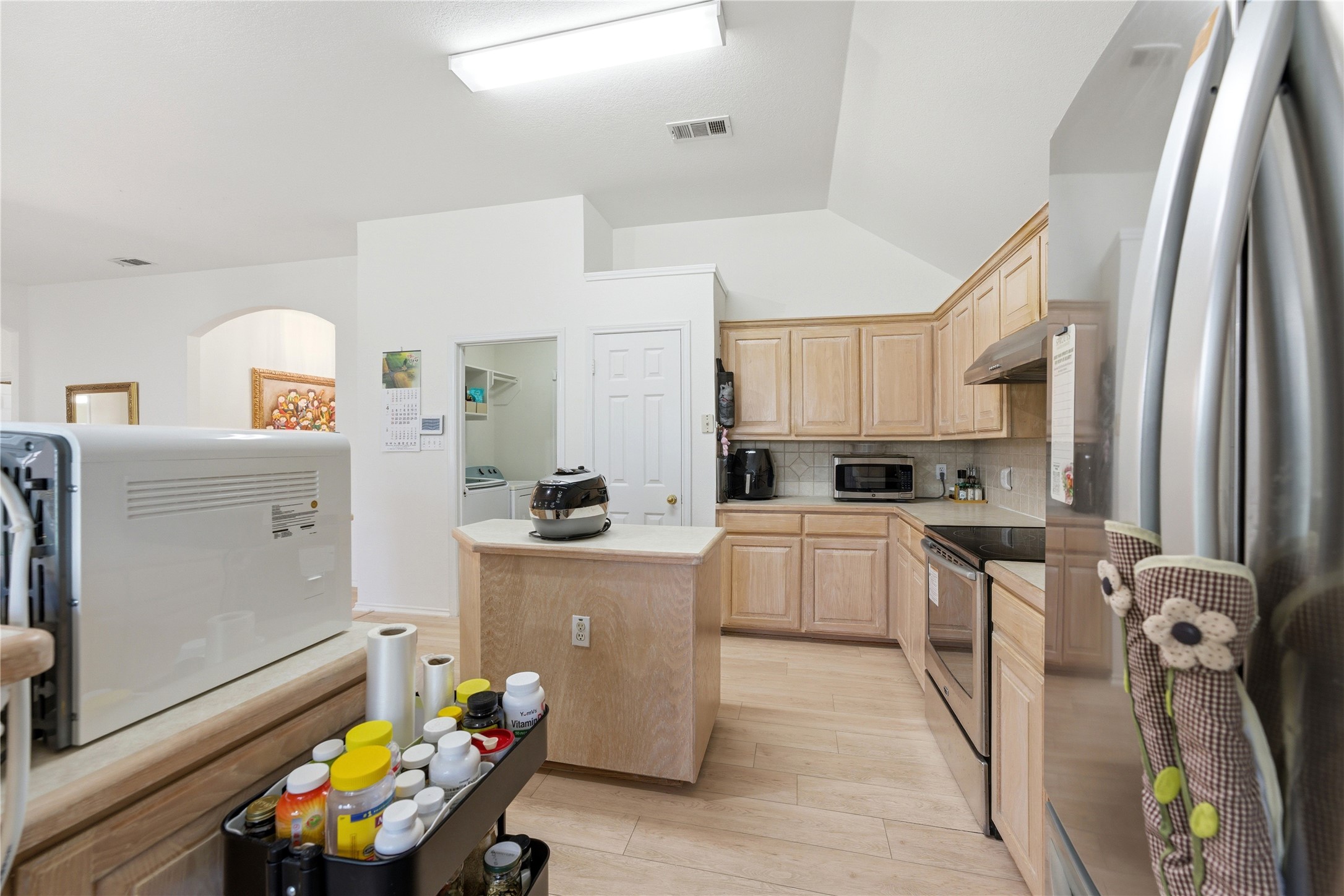 Property photo 04 of 7451 Stonybrooke Drive North Richland, Hills, TX 76182 | MLS #21231826