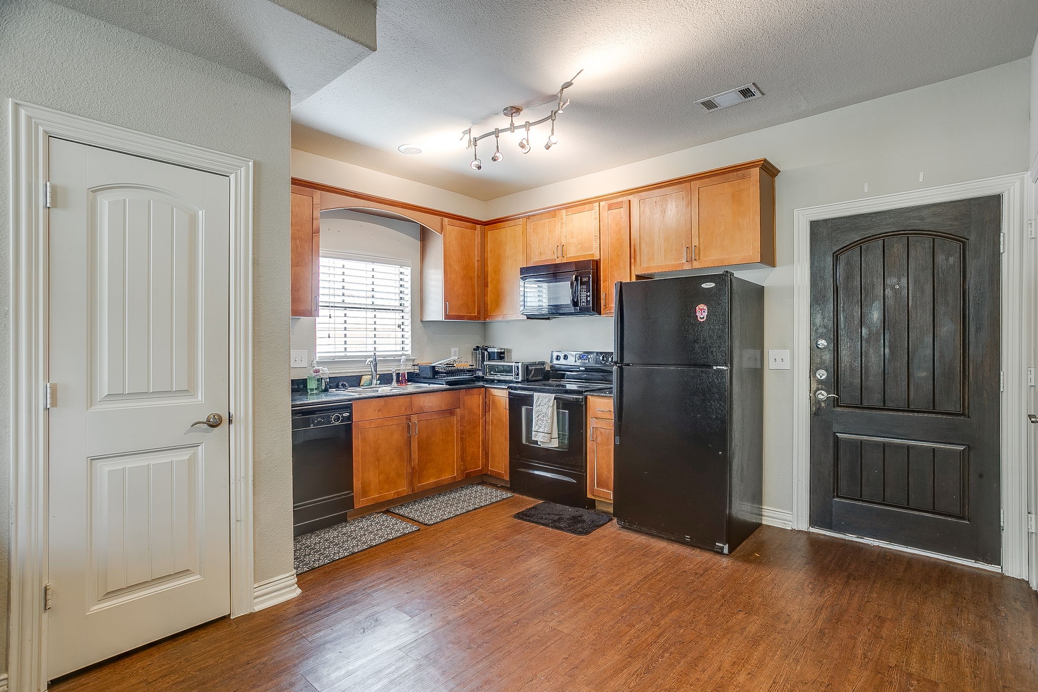 2410 S 2nd Street, Waco, TX, 76706