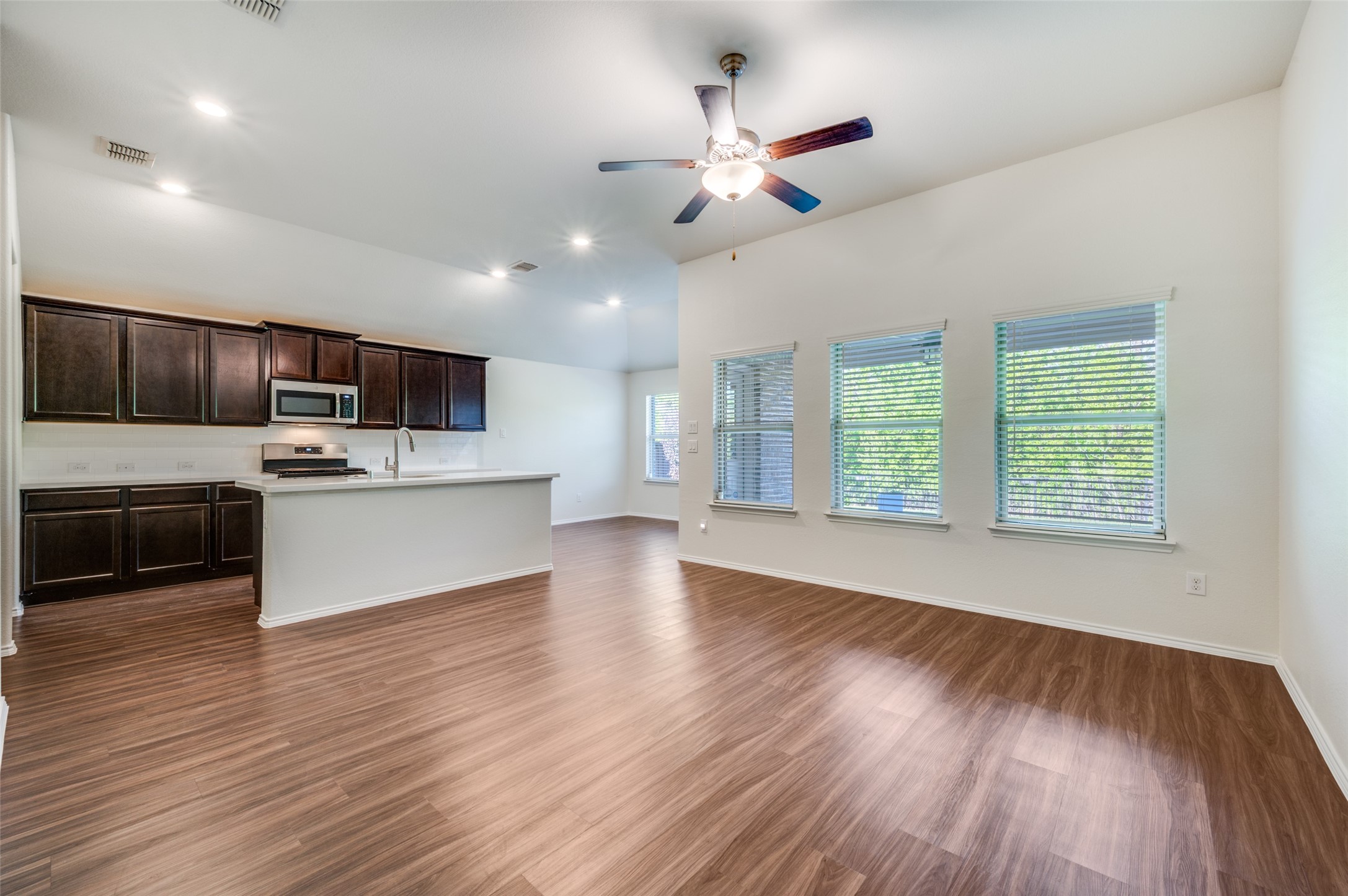 2070 Alamandine Avenue, Cross Roads, TX, 76227