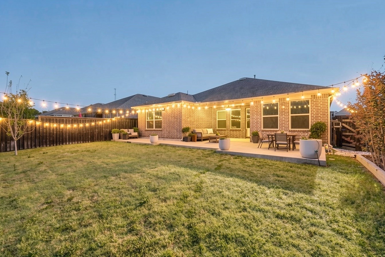 2070 Alamandine Avenue, Cross Roads, TX, 76227