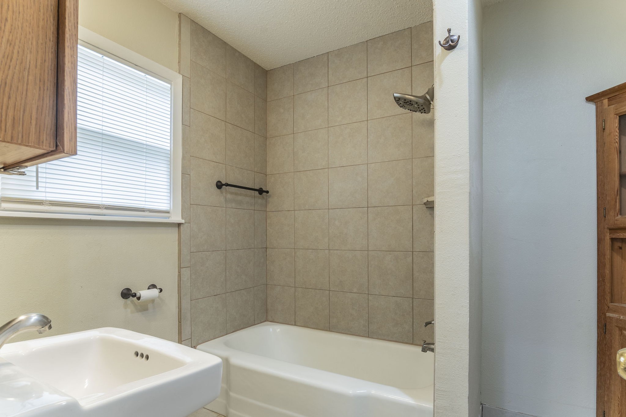 3128 Ray Drive, Haltom City, TX, 76117