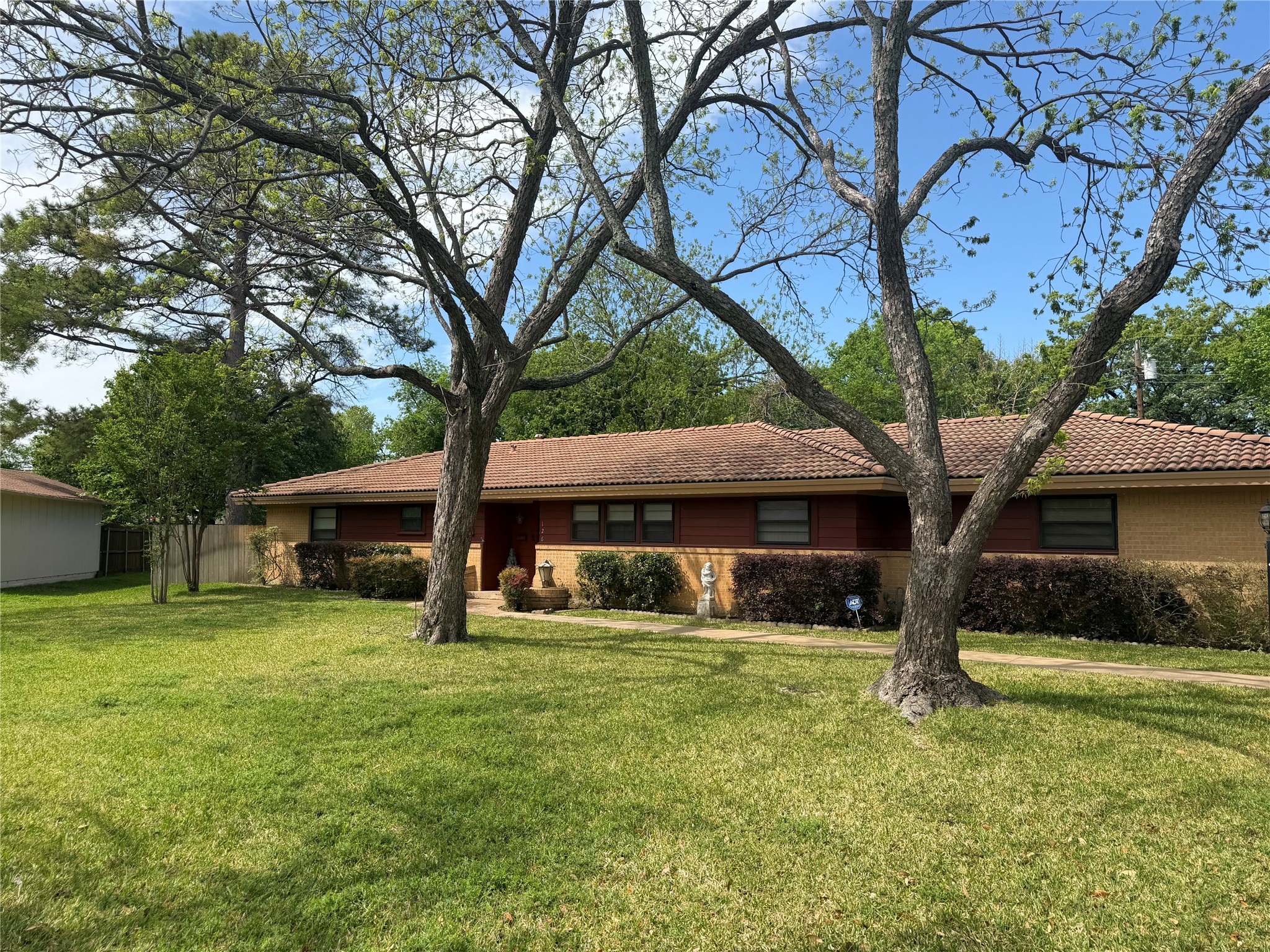 126 Sanders Place, Irving, TX, 75062