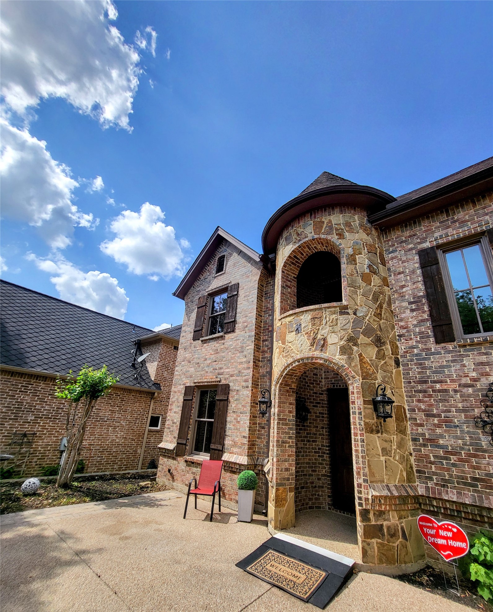 Property photo 02 of 6401 Vintage Lake Drive, Arlington, TX 76016 | MLS #21232240