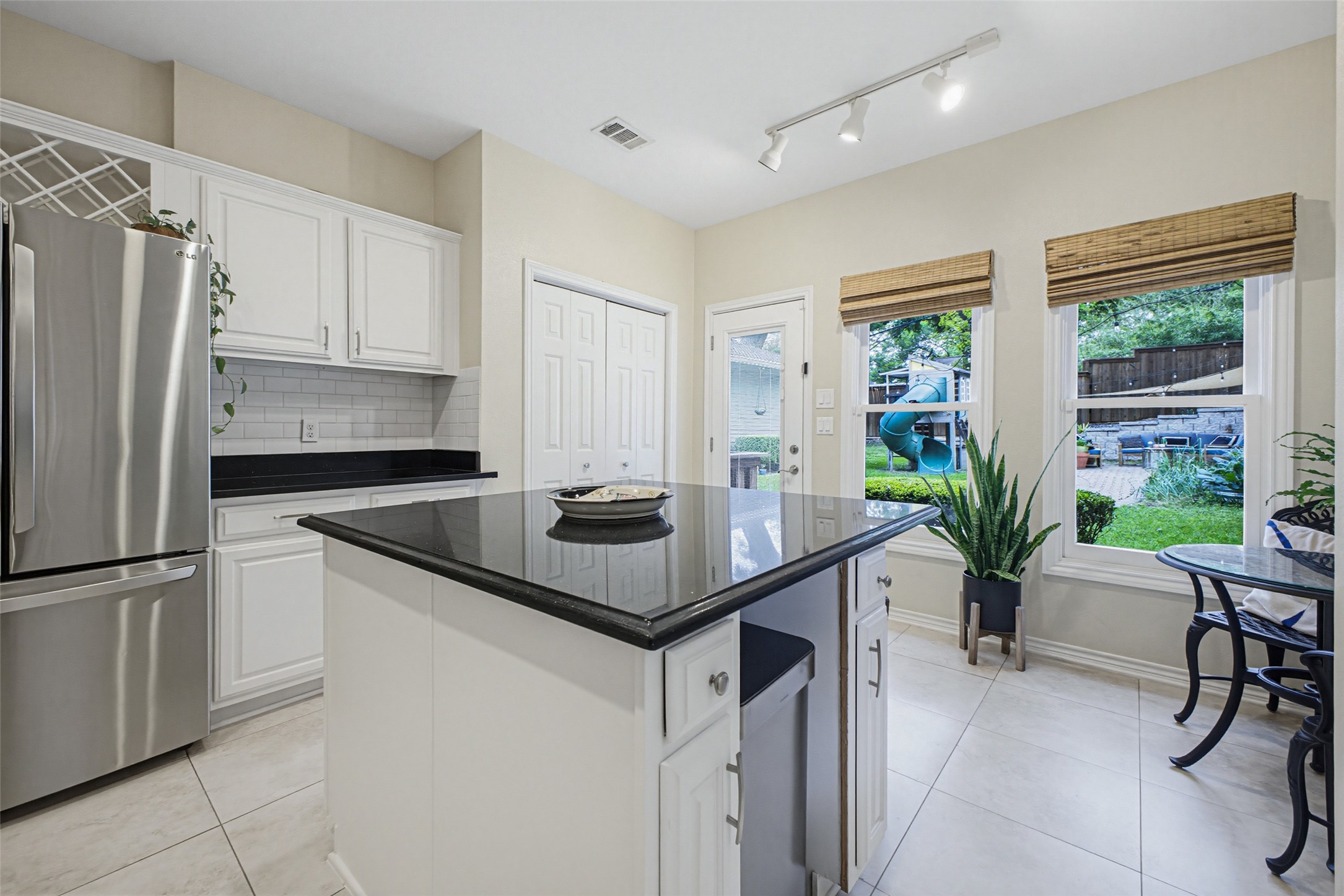 1123 Clermont Avenue, Dallas, TX, 75223