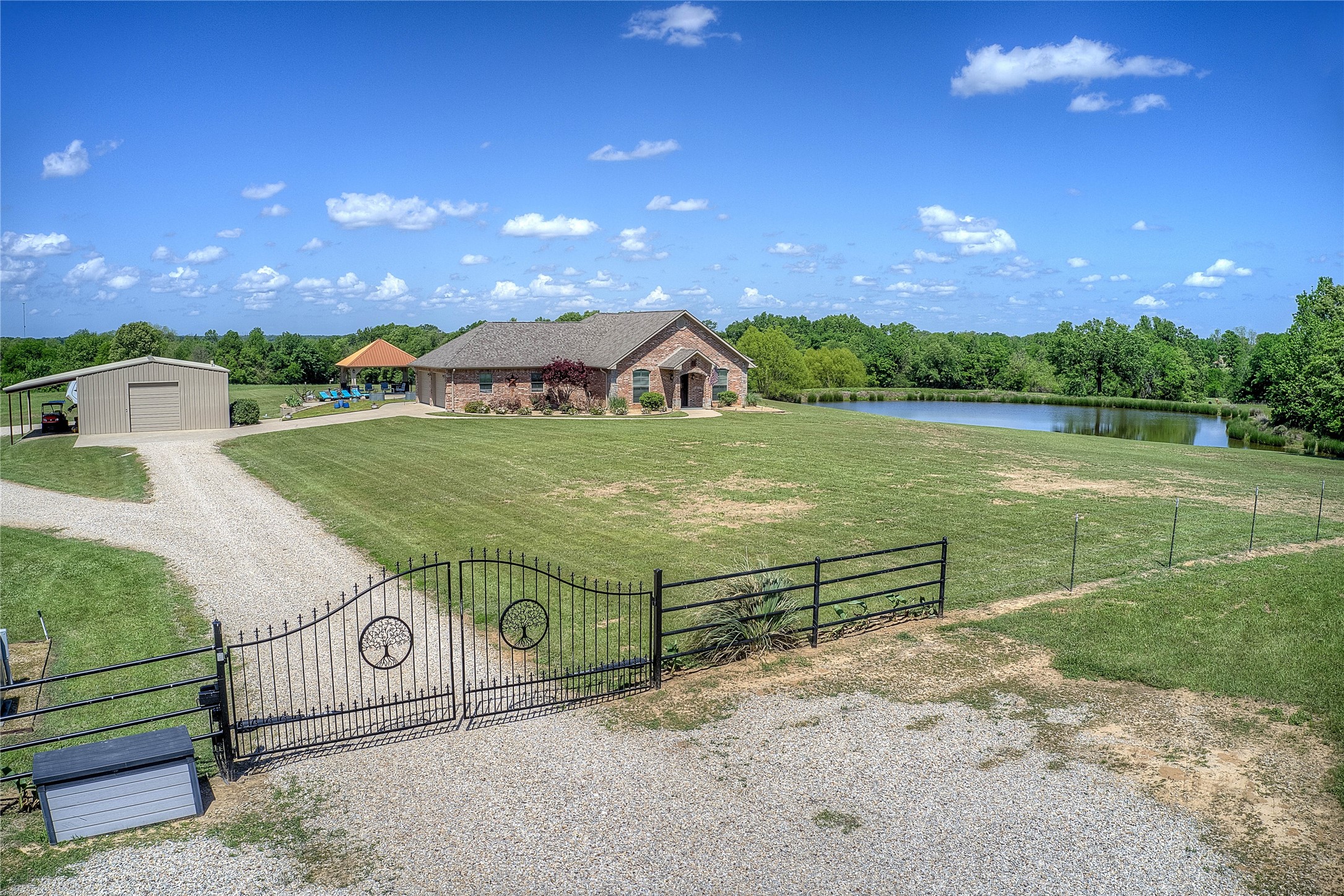 Property photo 01 of 690 County Road 3020 Mount, Vernon, TX 75457 | MLS #21233120