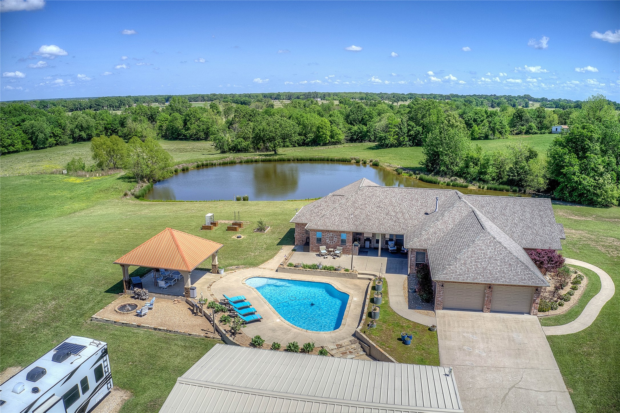 Property photo 03 of 690 County Road 3020 Mount, Vernon, TX 75457 | MLS #21233120