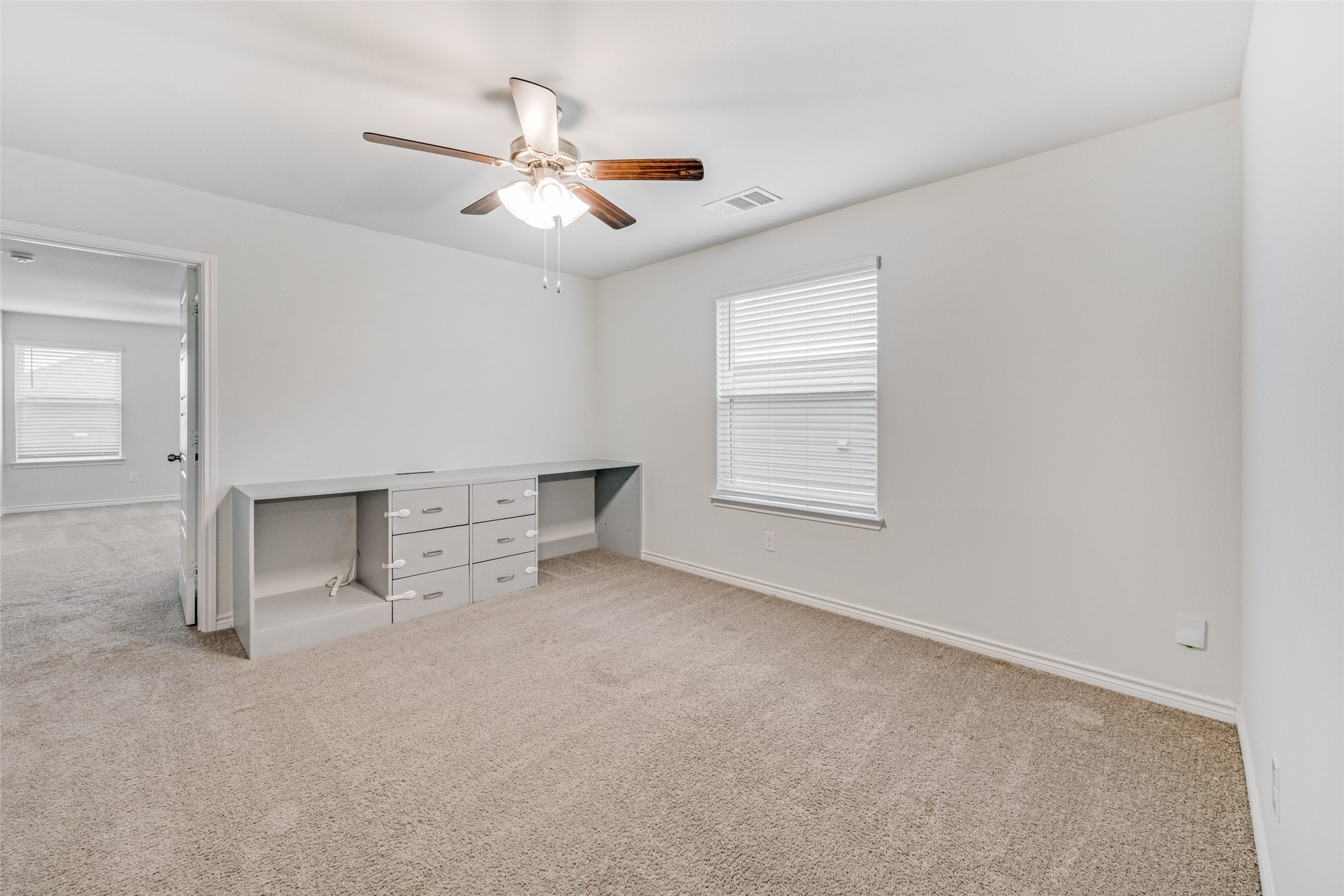 5569 Willamette Drive, Fort Worth, TX, 76119
