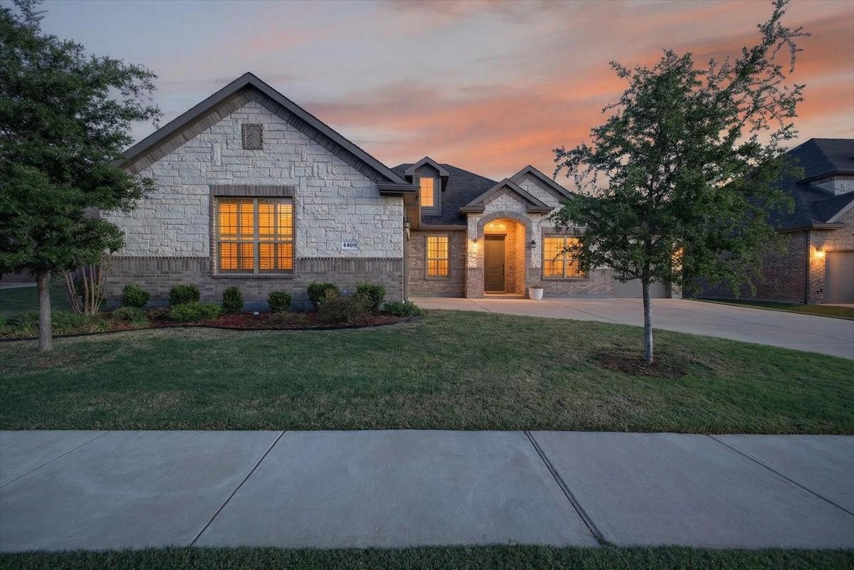 Property photo 01 of 4409 Terraview Drive, Arlington, TX 76001 | MLS #21233742