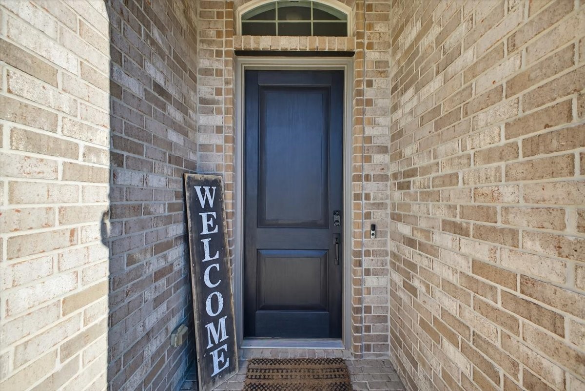 Property photo 02 of 4409 Terraview Drive, Arlington, TX 76001 | MLS #21233742