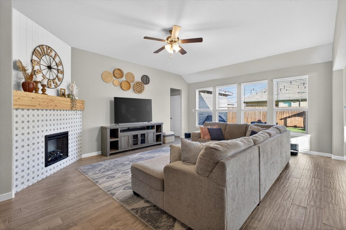 Property photo 04 of 4409 Terraview Drive, Arlington, TX 76001 | MLS #21233742