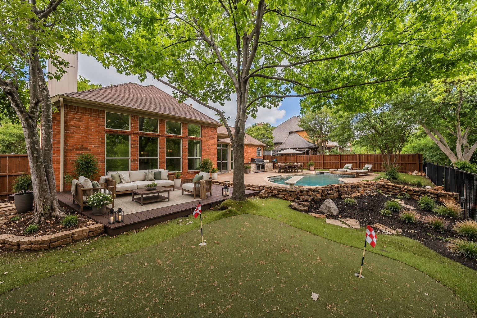 Property photo 03 of 18512 Highland Creek Lane, Dallas, TX 75252 | MLS #21233851