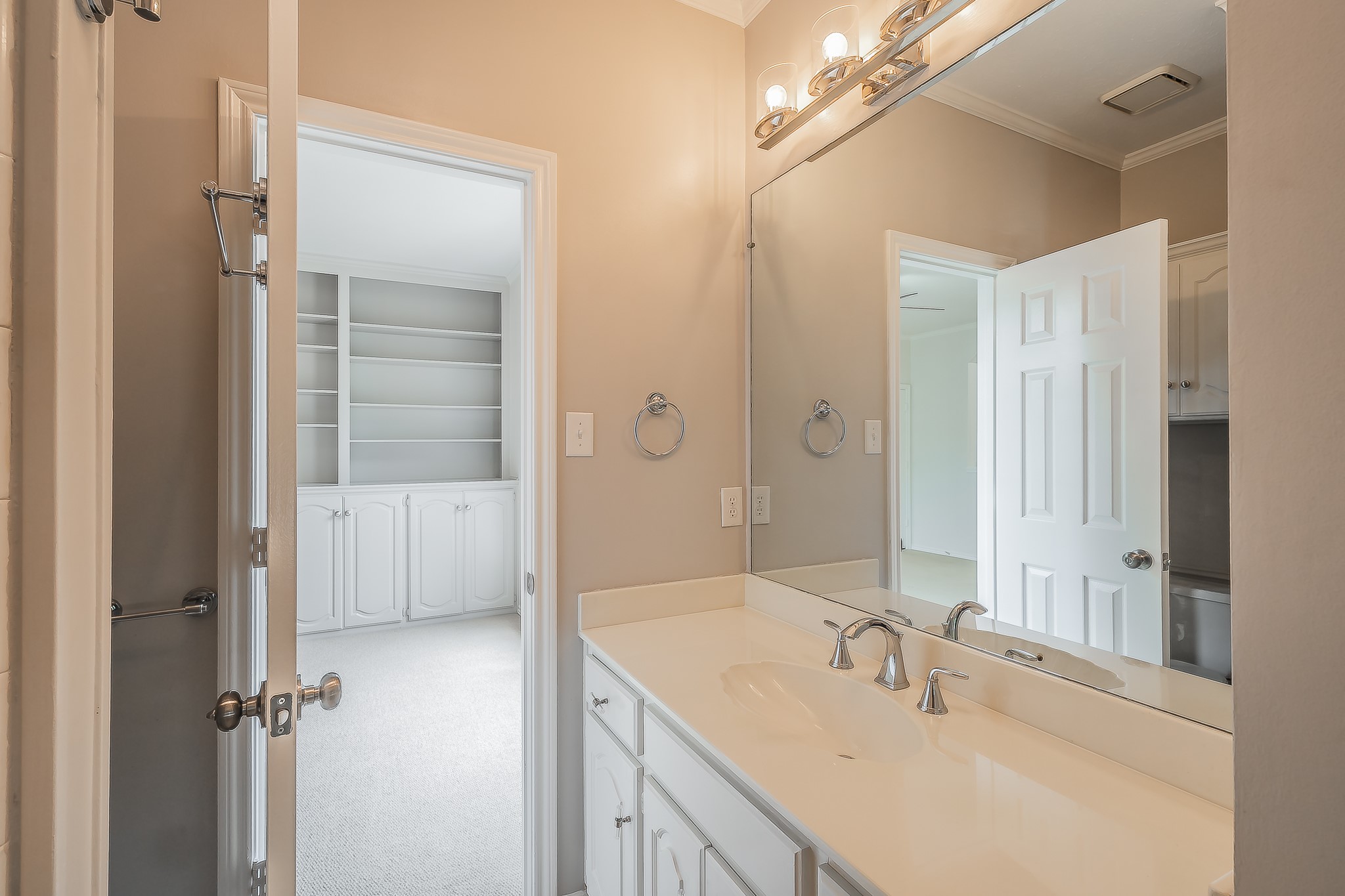 18512 Highland Creek Lane, Dallas, TX, 75252