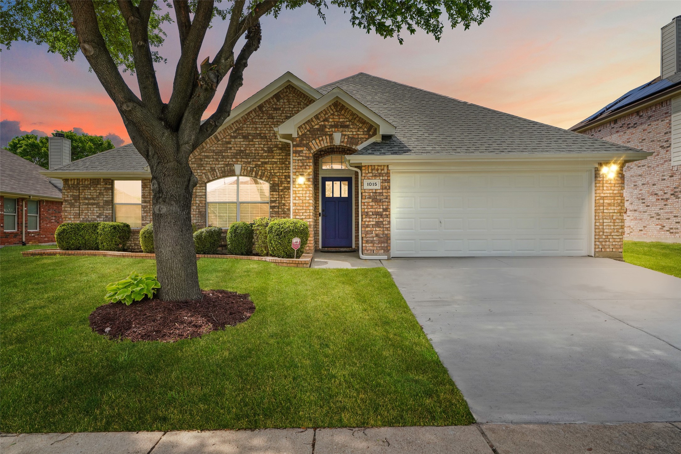 Property photo 01 of 1015 Fleetwood Cove Drive Grand, Prairie, TX 75052 | MLS #21233982