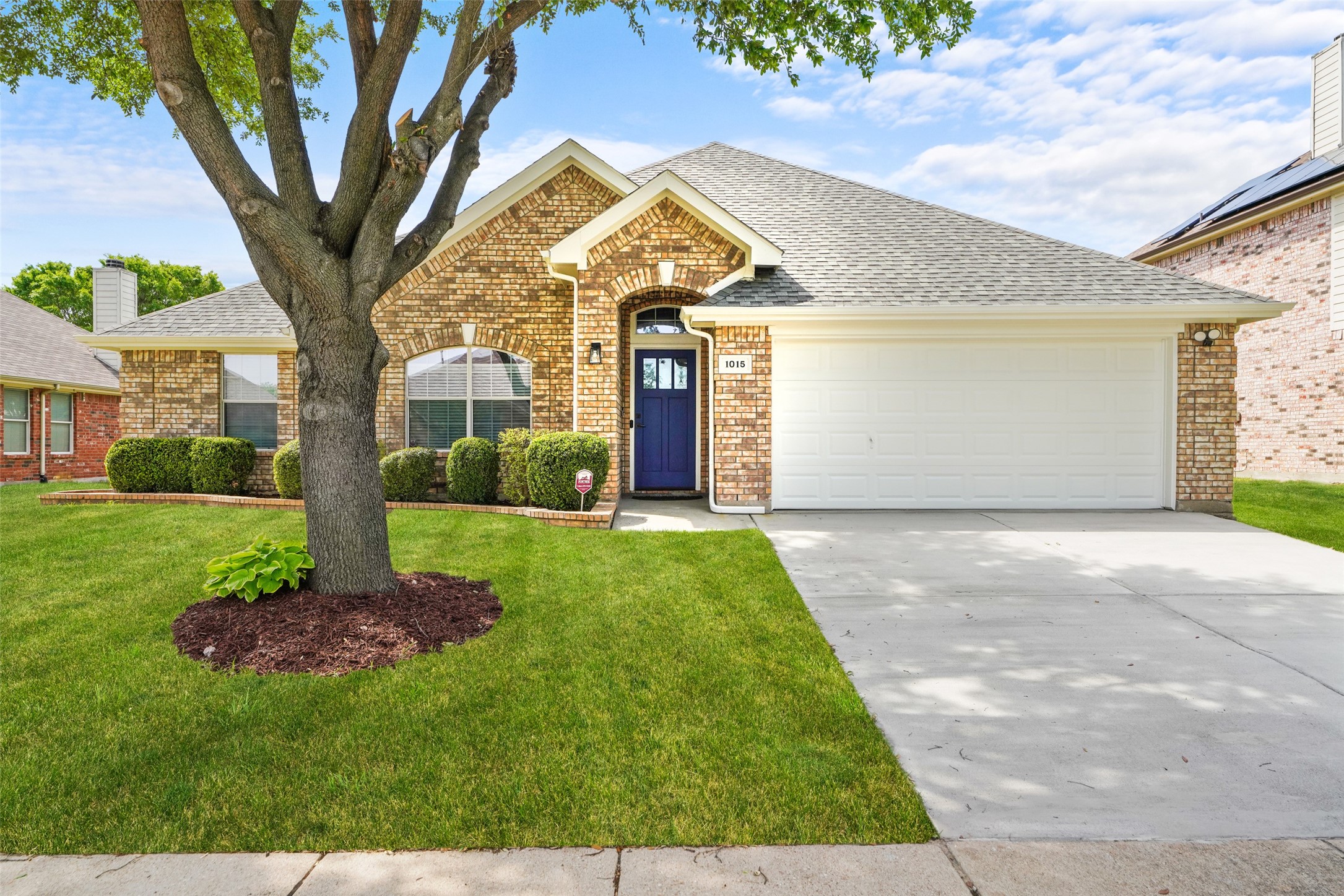 Property photo 02 of 1015 Fleetwood Cove Drive Grand, Prairie, TX 75052 | MLS #21233982