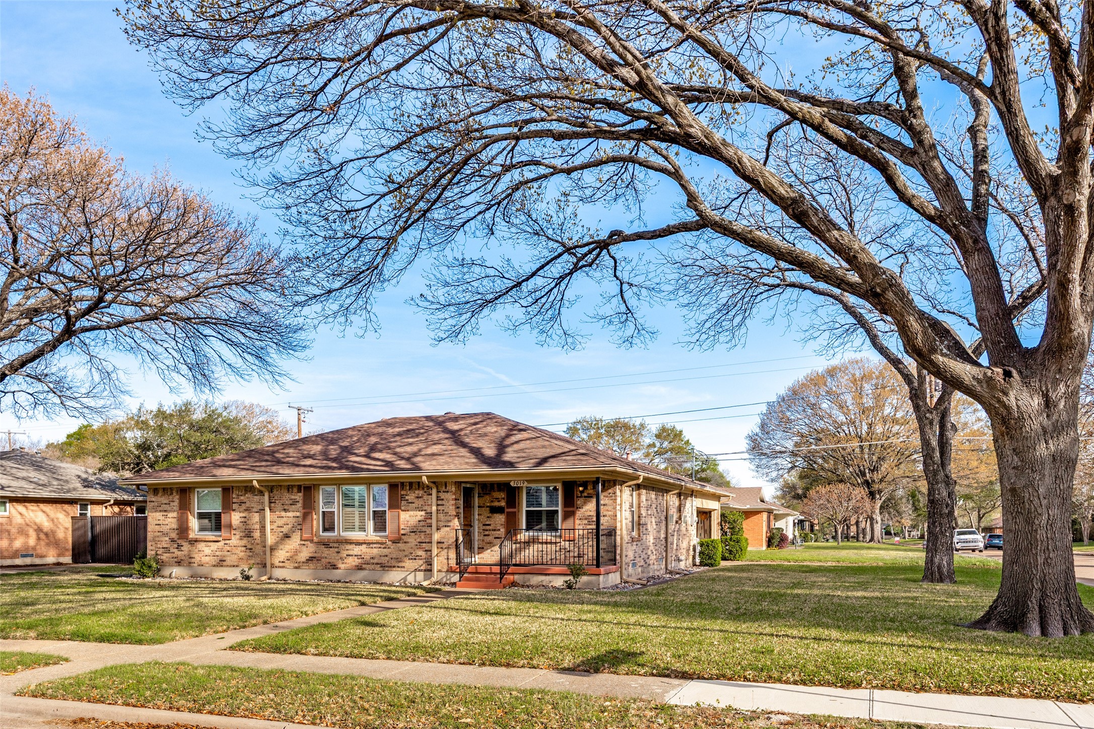 3019 Sharpview Lane, Dallas, TX, 75228