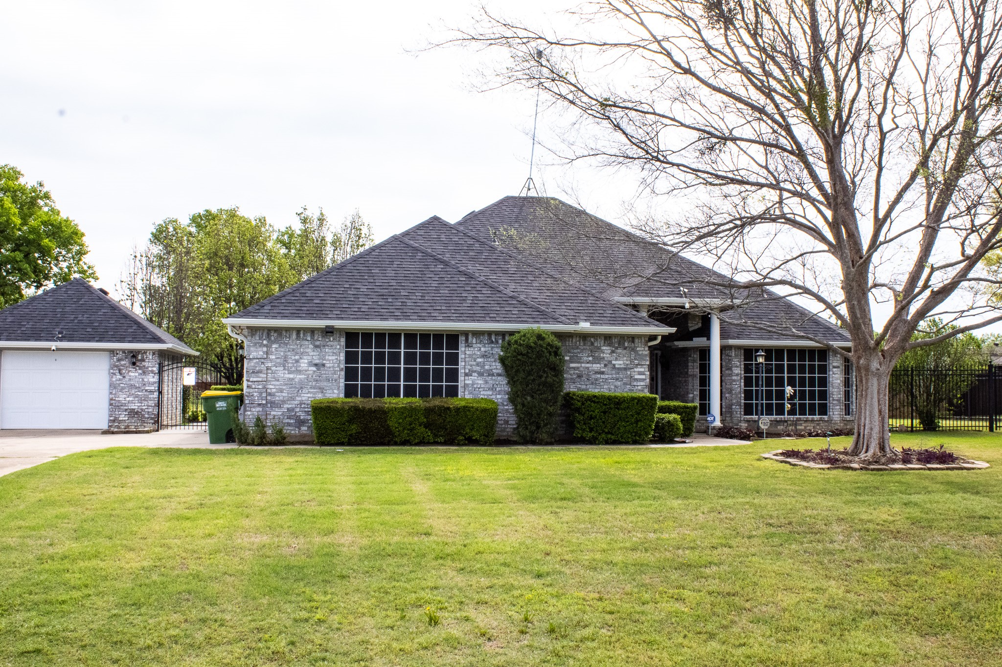 Property photo 02 of 3416 Doris Walker Trail, Burleson, TX 76028 | MLS #21234312