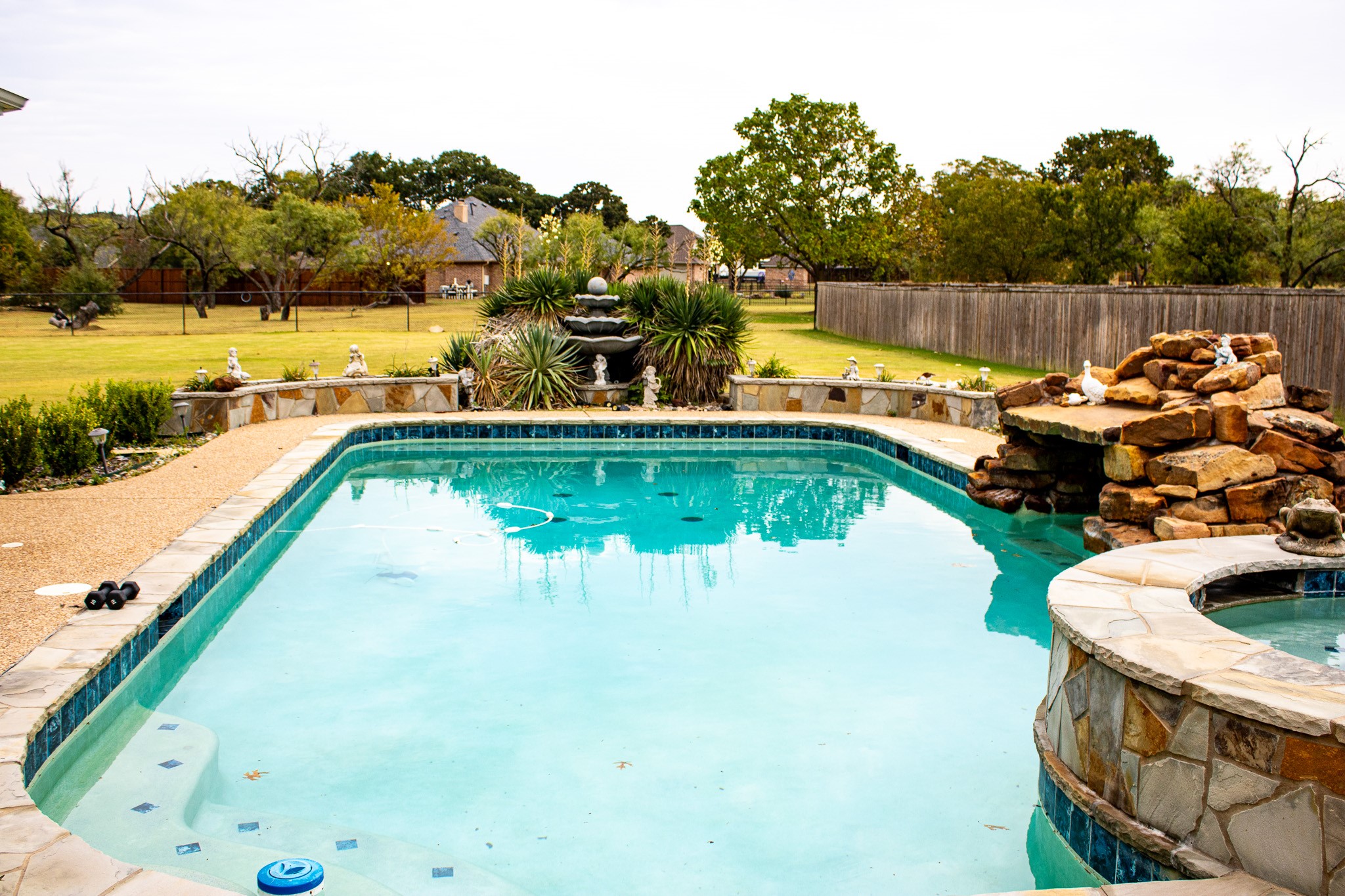 Property photo 04 of 3416 Doris Walker Trail, Burleson, TX 76028 | MLS #21234312