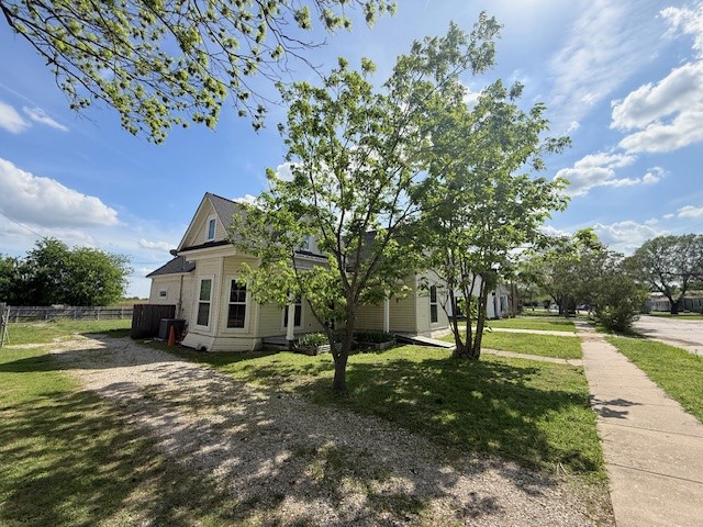 312 Poplar Street, Italy, TX, 76651