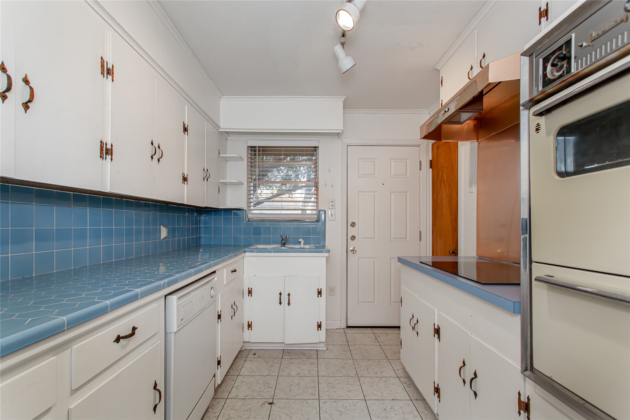 6523 E Mockingbird Lane, Dallas, TX, 75214