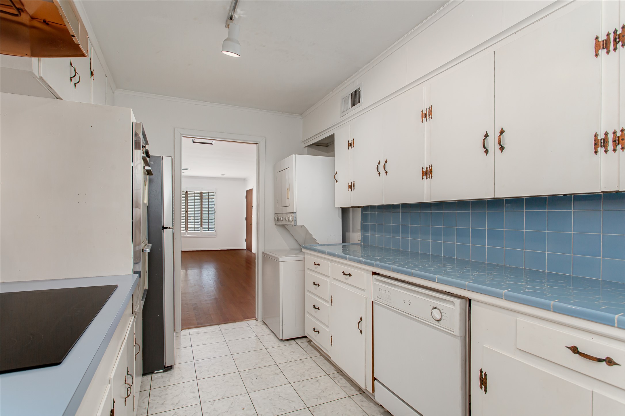 6523 E Mockingbird Lane, Dallas, TX, 75214