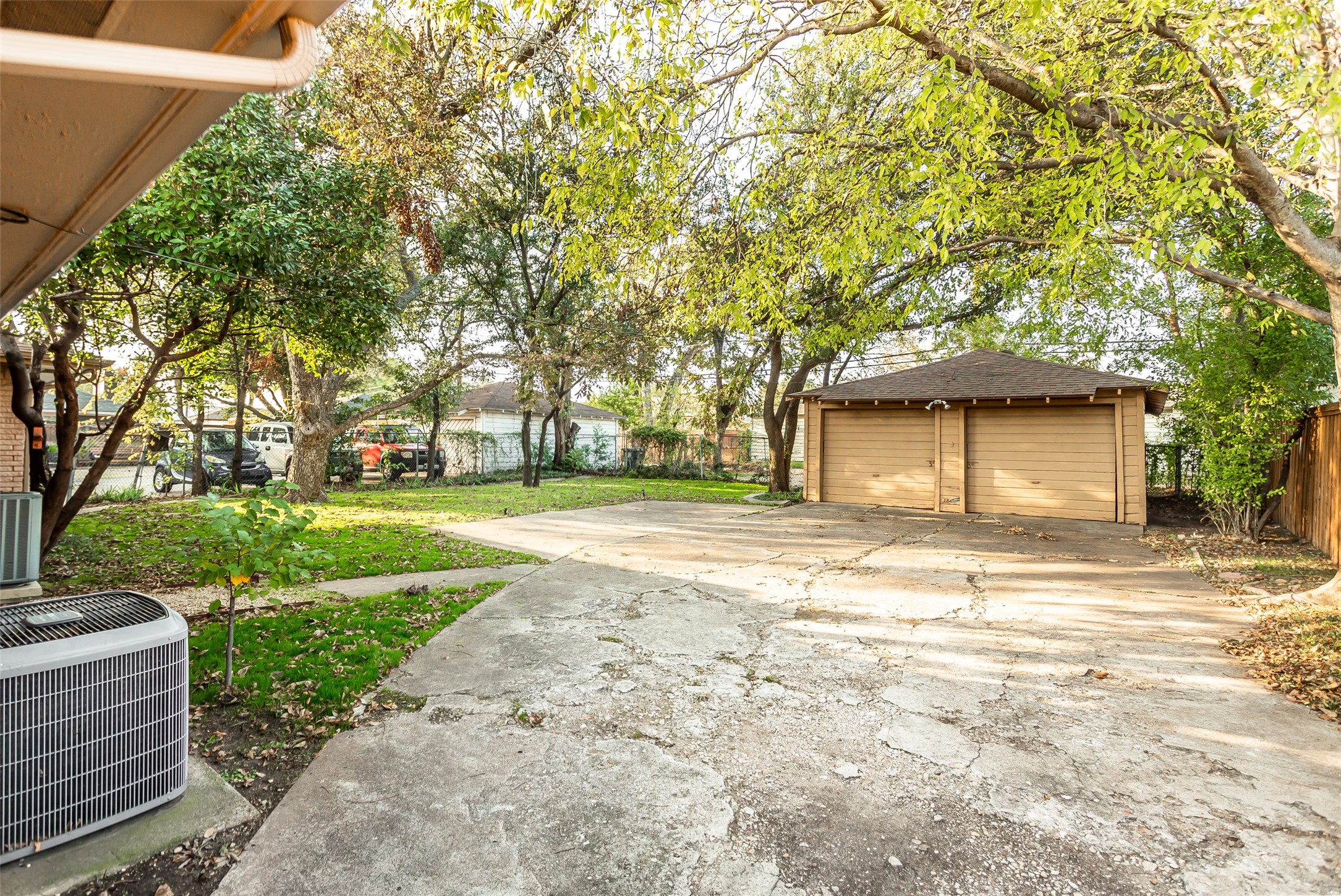 6523 E Mockingbird Lane, Dallas, TX, 75214
