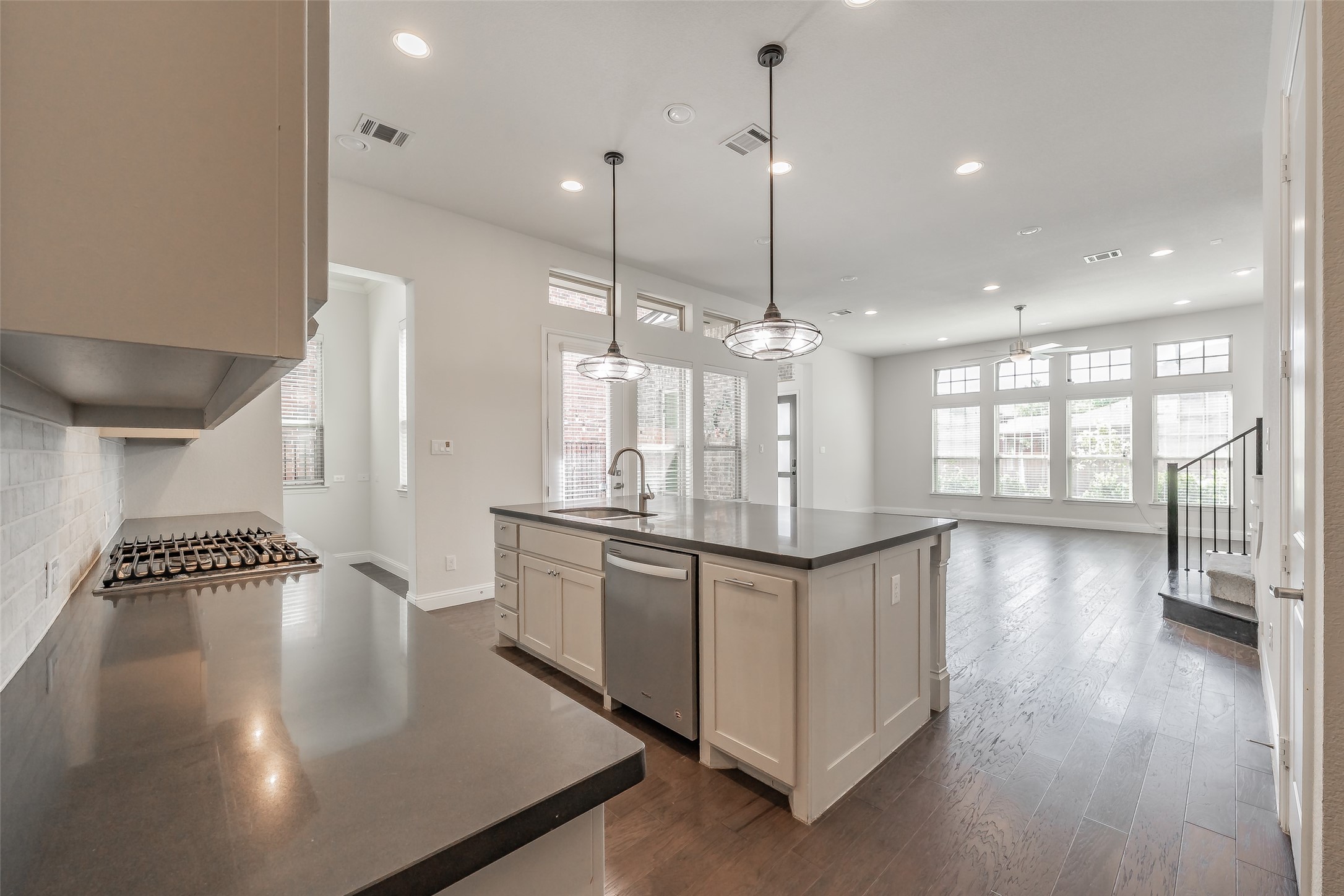 8075 Sunflower Lane, Dallas, TX, 75252