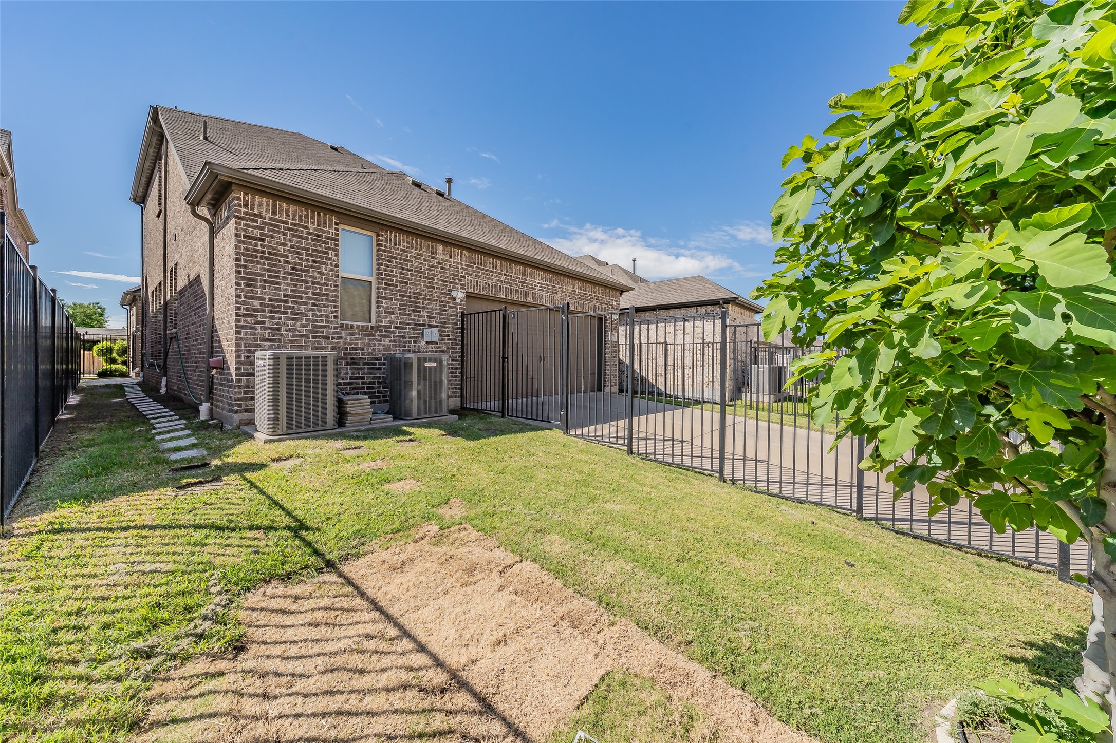 8075 Sunflower Lane, Dallas, TX, 75252
