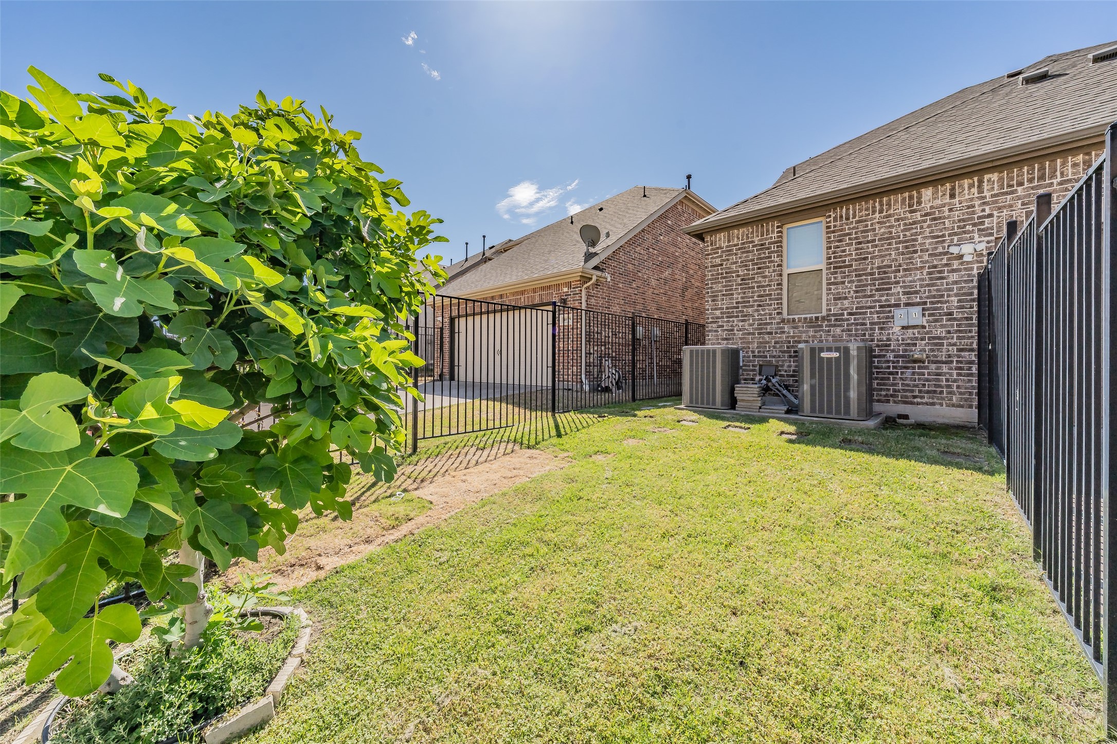 8075 Sunflower Lane, Dallas, TX, 75252