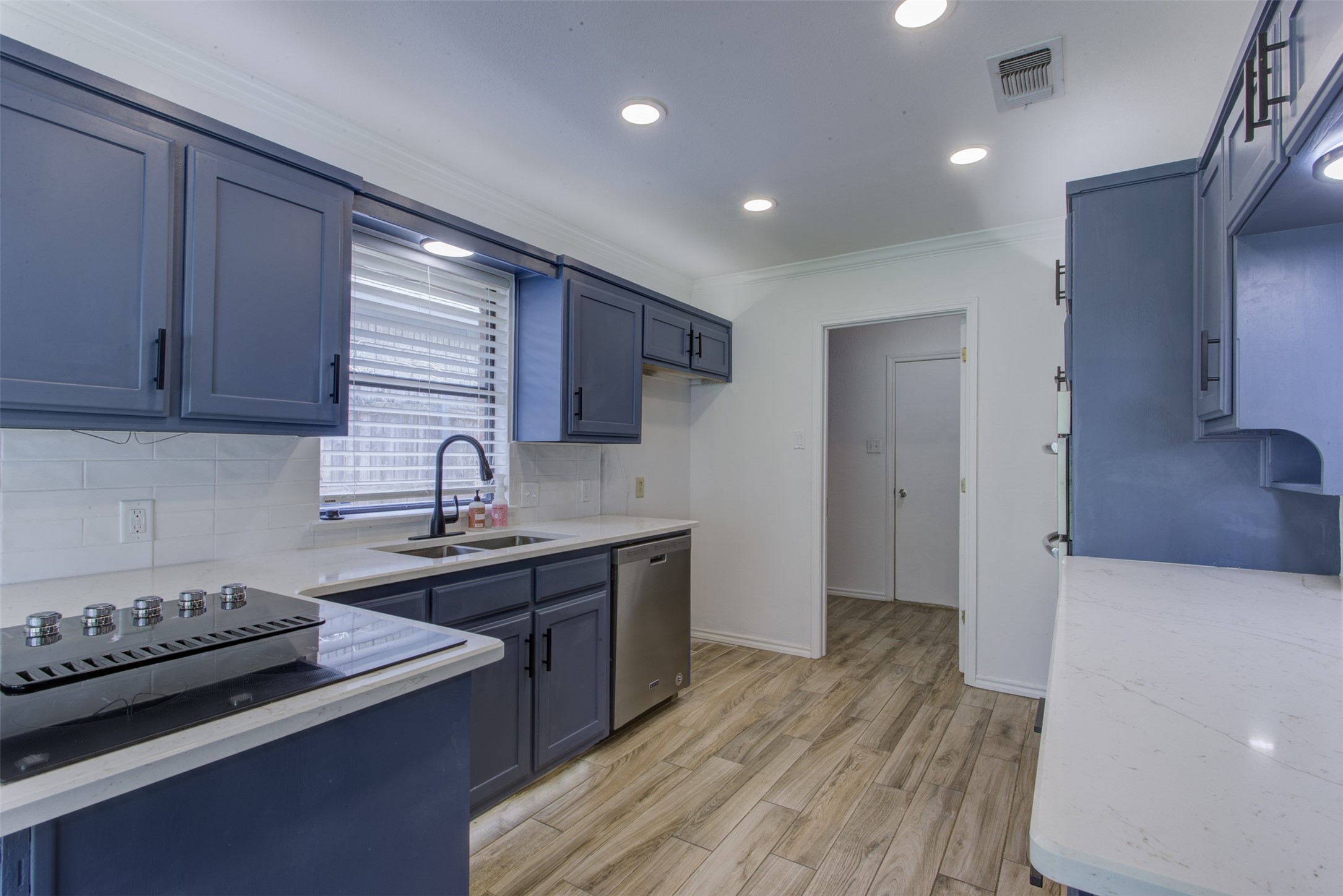 6921 Weatherwood Road, Fort Worth, TX, 76133