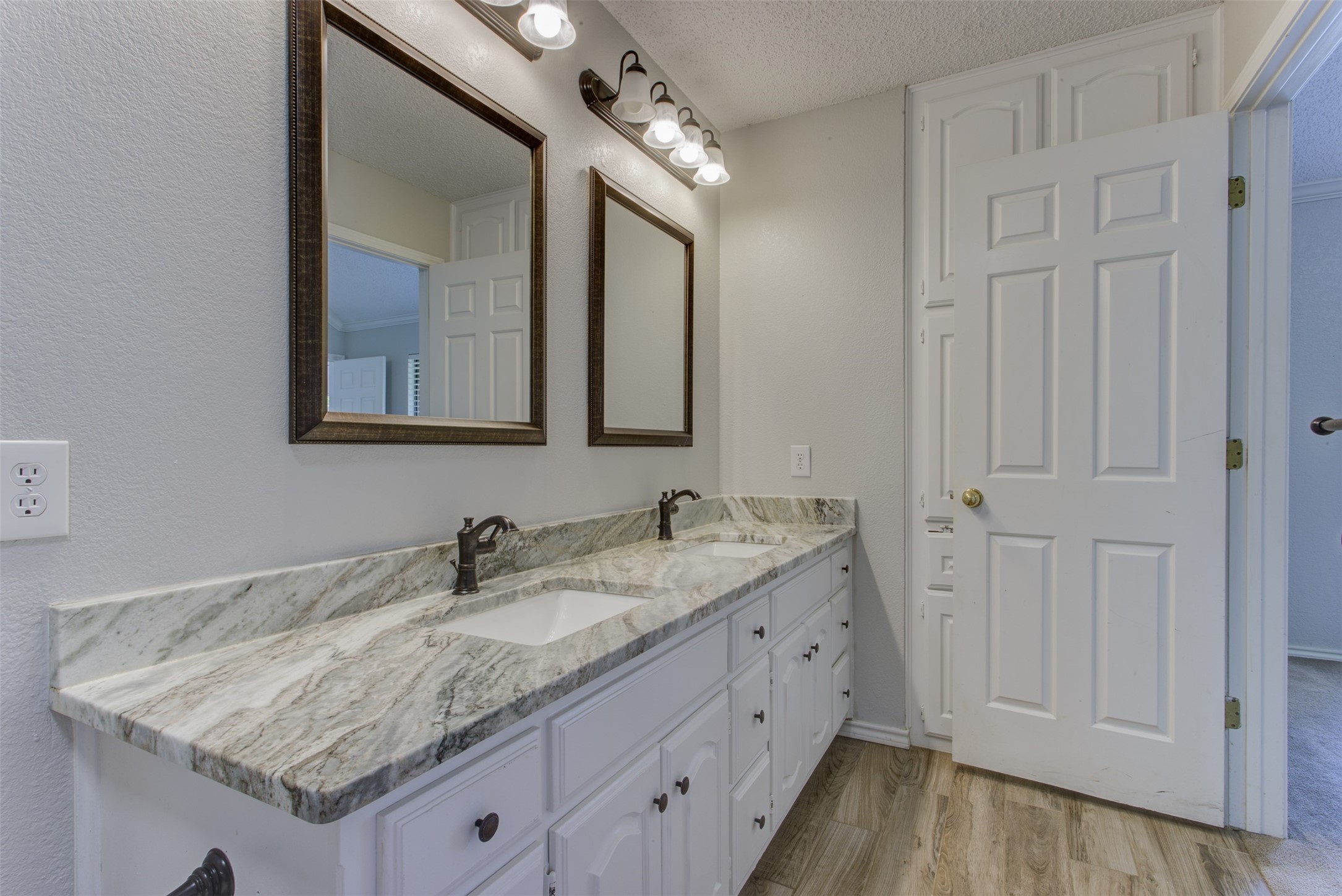 6921 Weatherwood Road, Fort Worth, TX, 76133