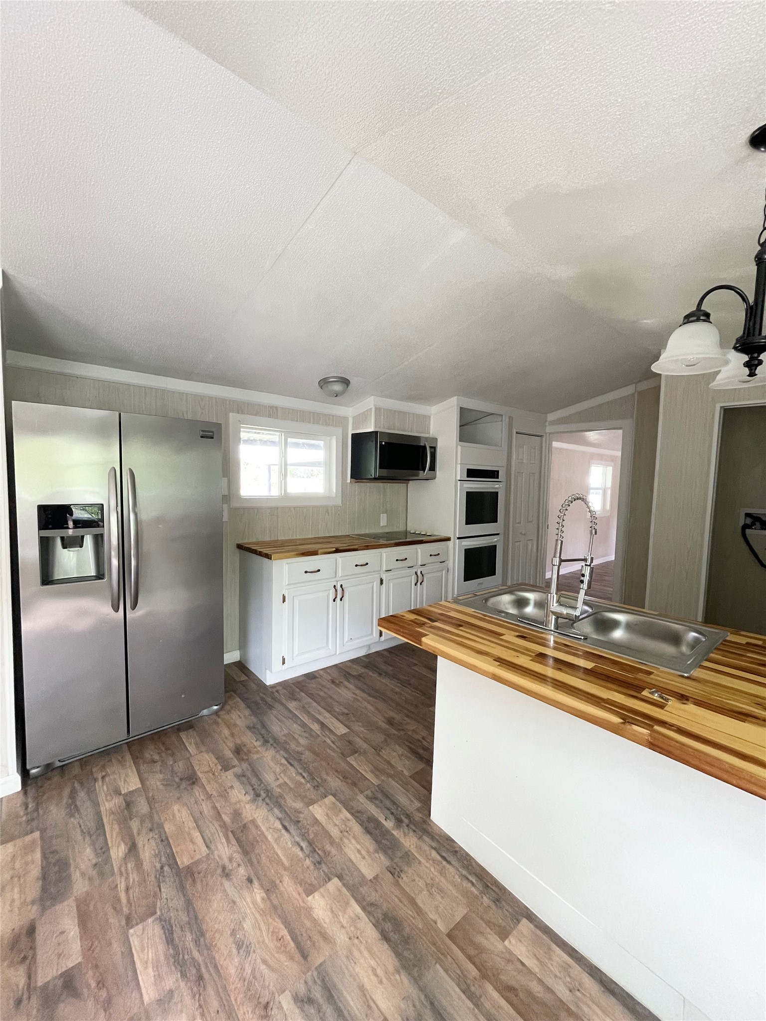 433 Capricorn Drive, Granbury, TX, 76049