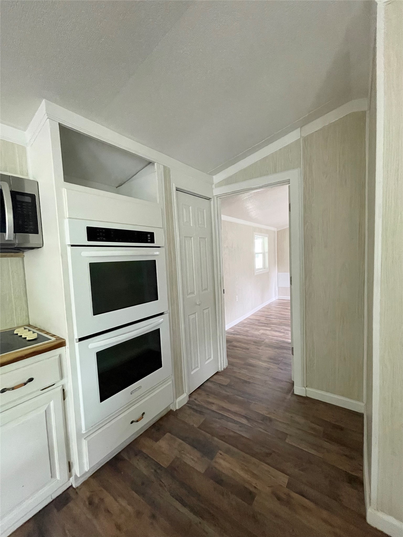 433 Capricorn Drive, Granbury, TX, 76049