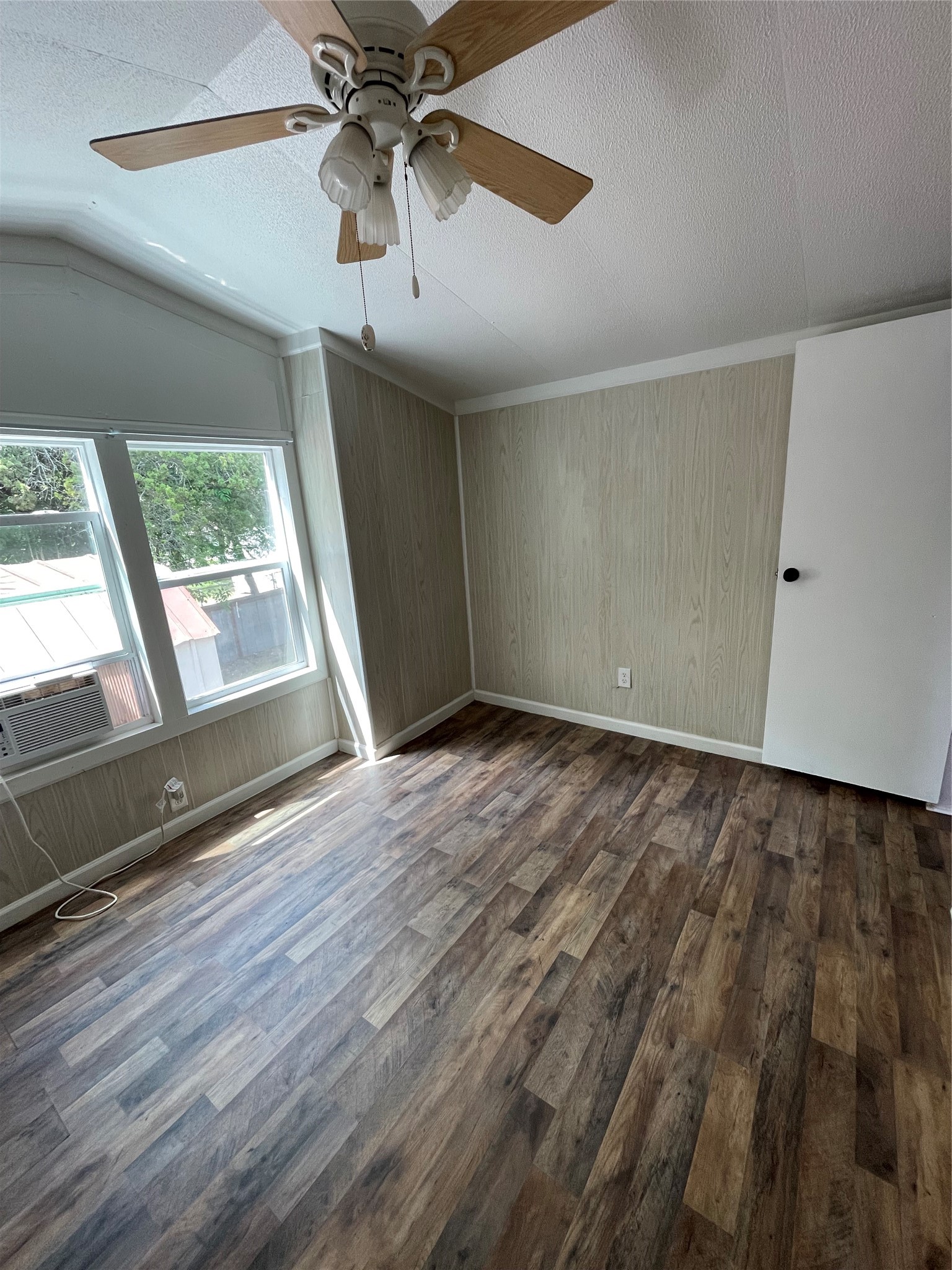 433 Capricorn Drive, Granbury, TX, 76049