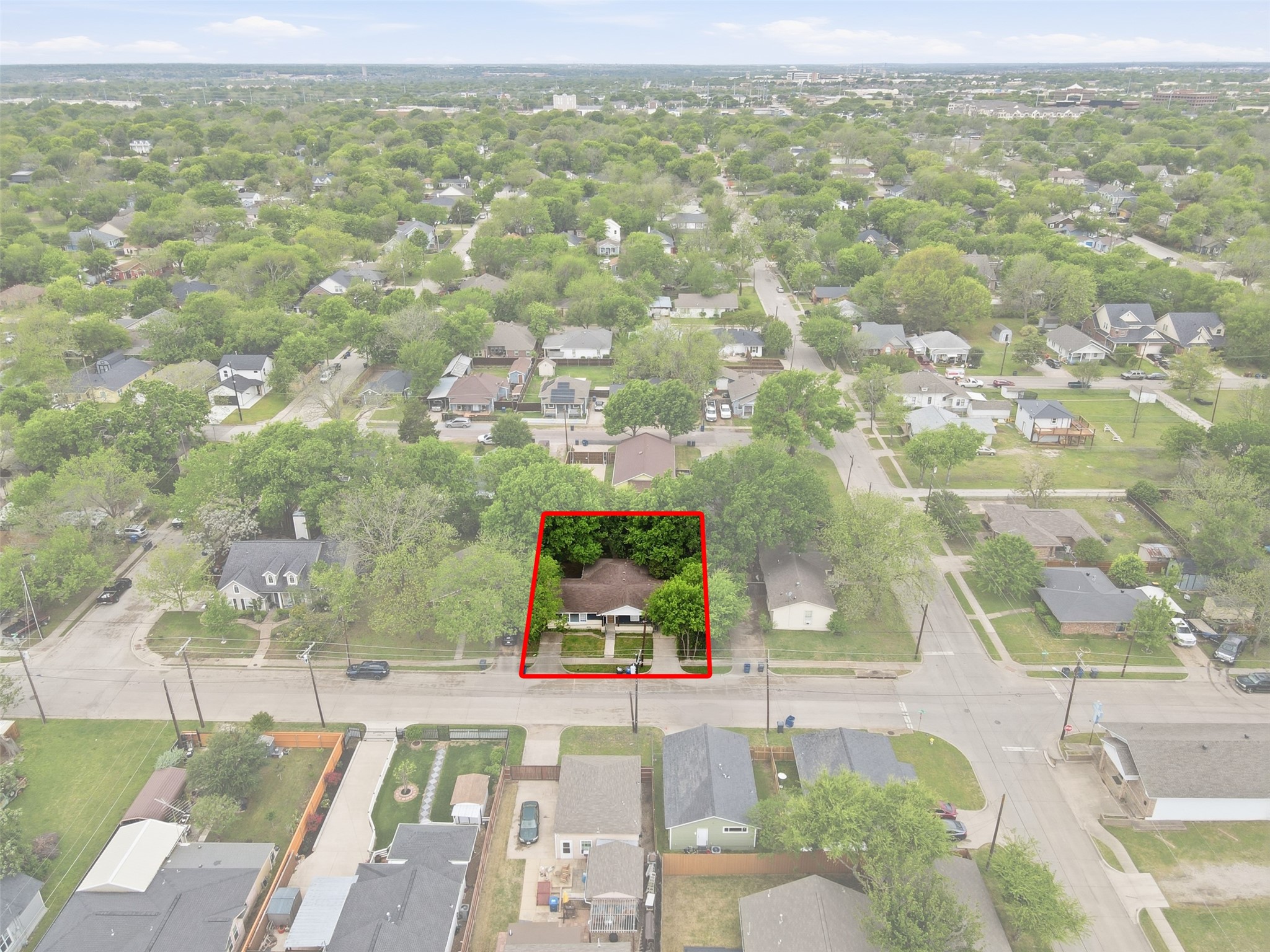 Property photo 02 of 1207 N College Street, Mckinney, TX 75069 | MLS #21235277