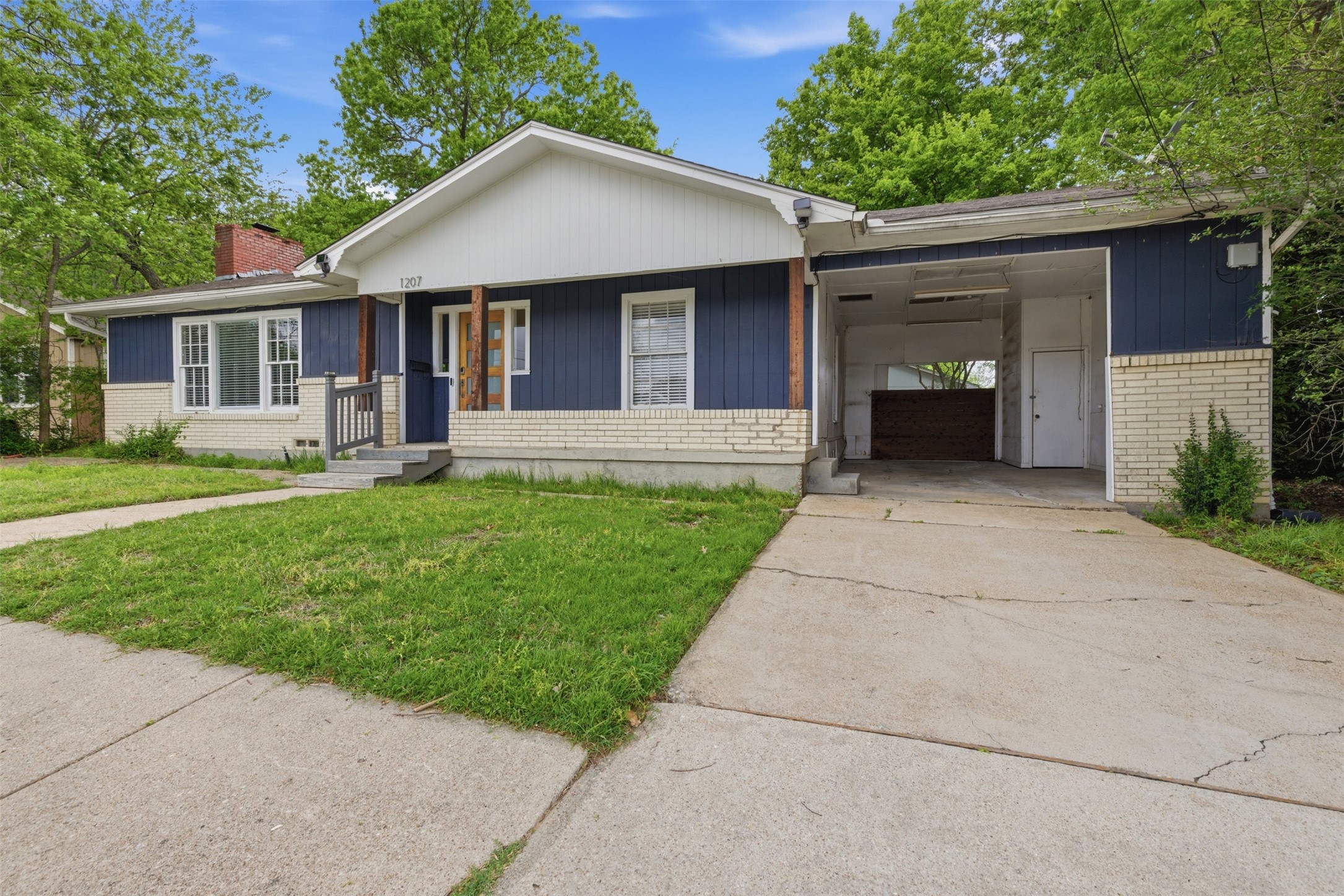 1207 N College Street, Mckinney, TX, 75069