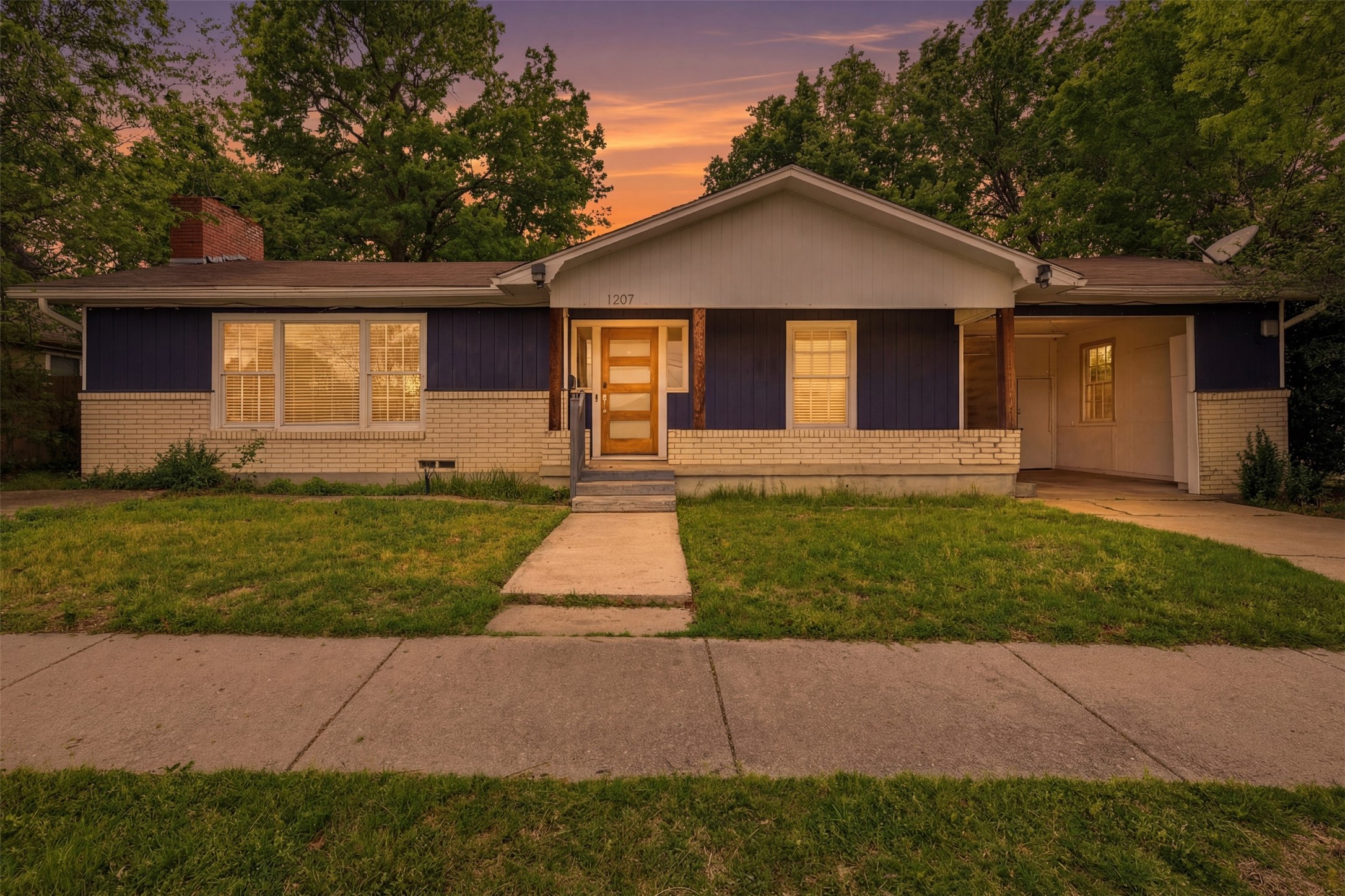 1207 N College Street, Mckinney, TX, 75069