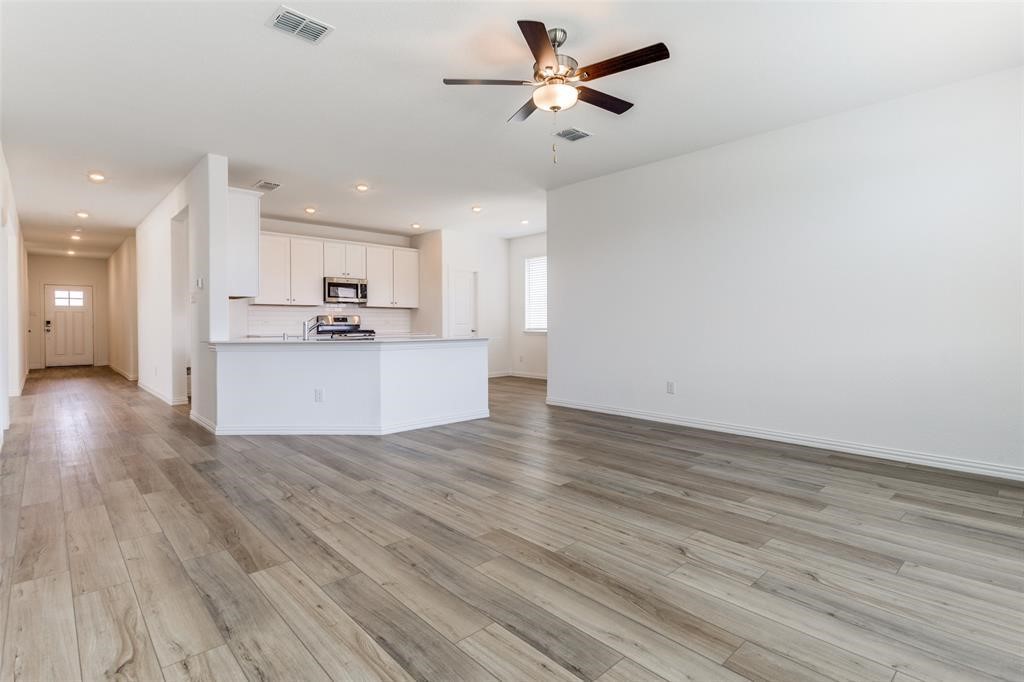 Property photo 04 of 1213 Blue Spring Drive, Anna, TX 75409 | MLS #21235367
