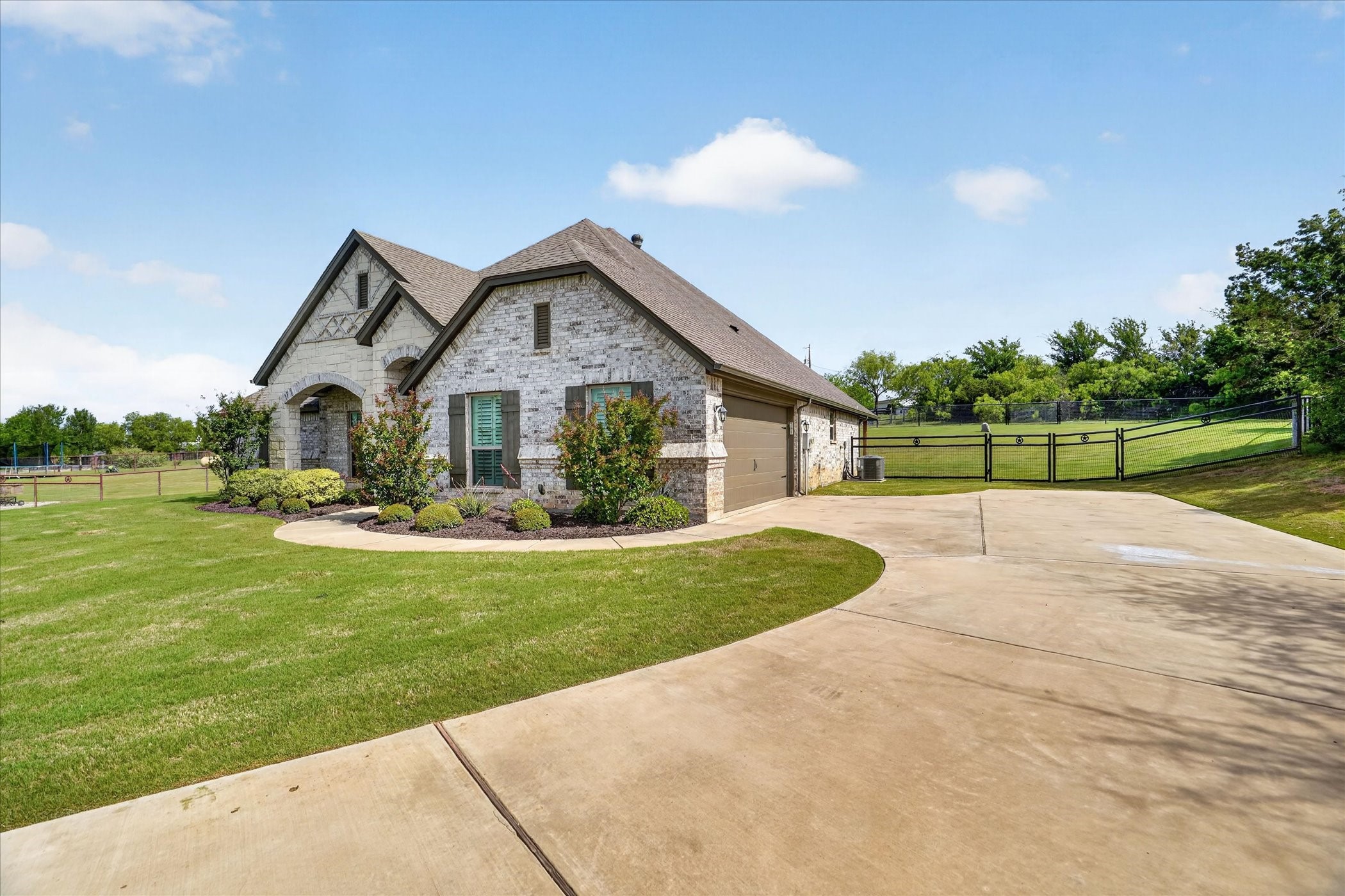 1019 Merriam Court, Weatherford, TX, 76087