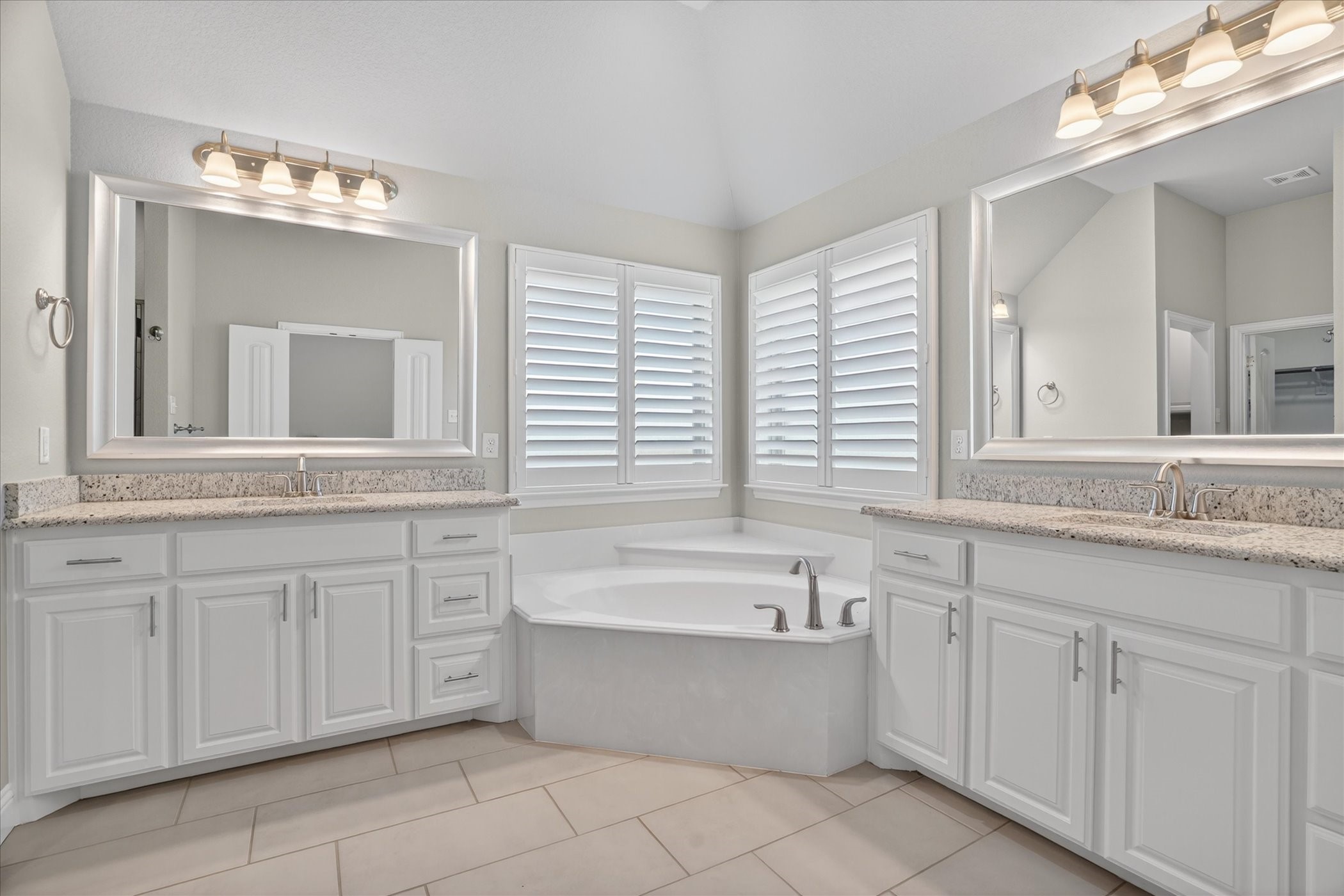 1019 Merriam Court, Weatherford, TX, 76087