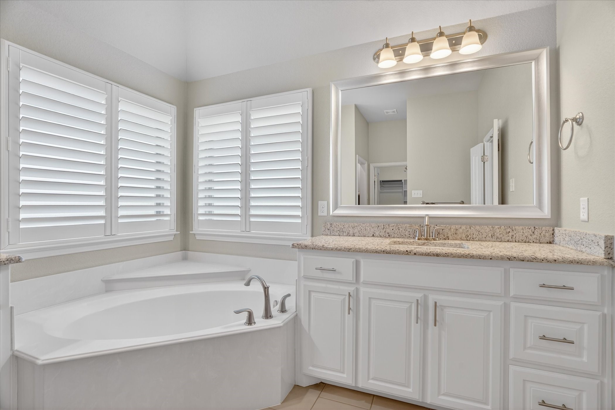 1019 Merriam Court, Weatherford, TX, 76087