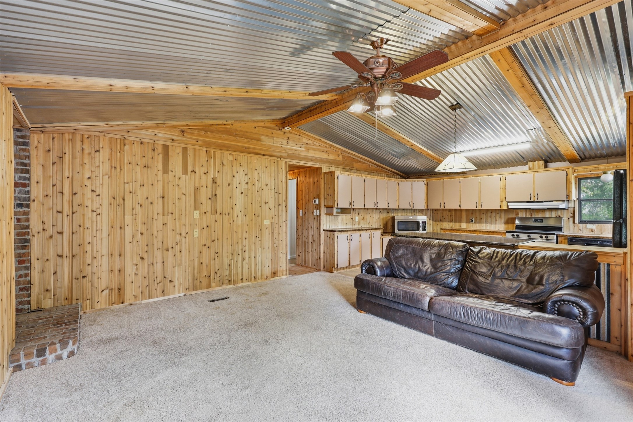 Property photo 03 of 591 Mcfarland Lane, Weatherford, TX 76088 | MLS #21235478