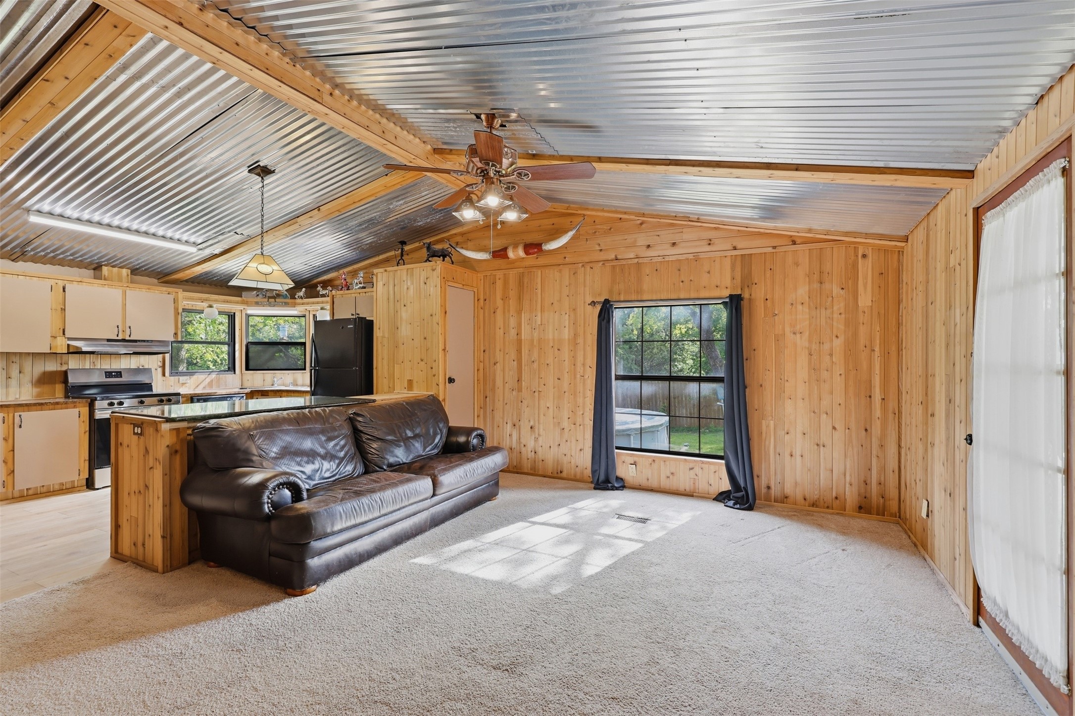 Property photo 04 of 591 Mcfarland Lane, Weatherford, TX 76088 | MLS #21235478