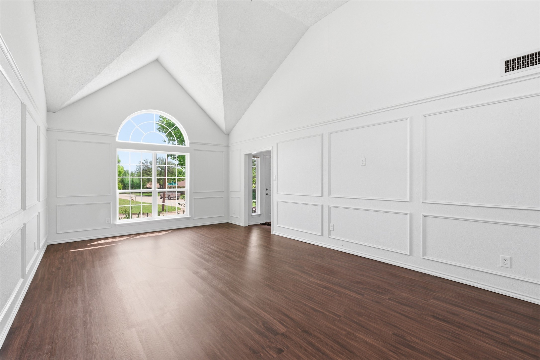 1913 W Arbor Rose Drive, Grand Prairie, TX, 75050