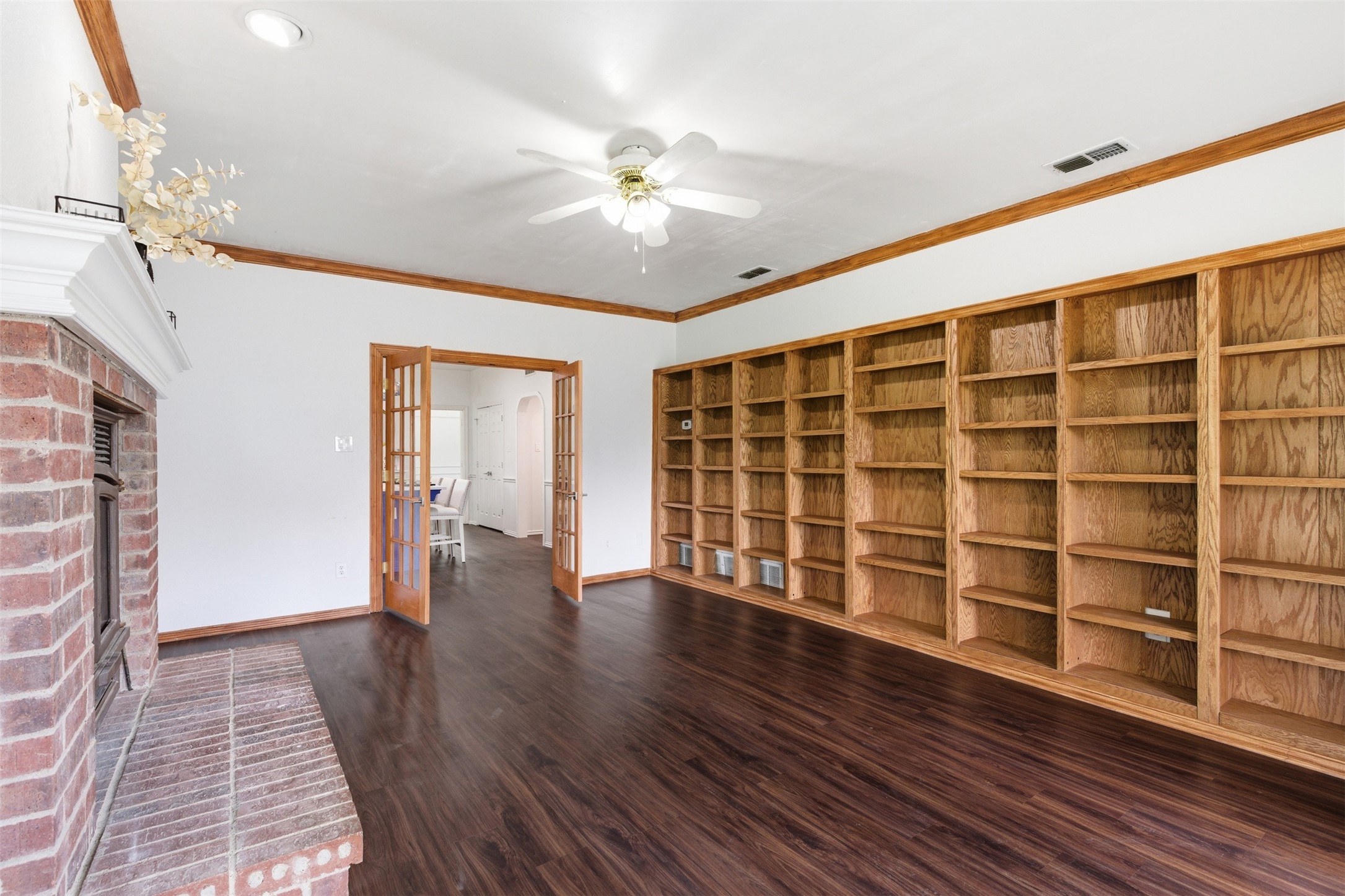 1913 W Arbor Rose Drive, Grand Prairie, TX, 75050