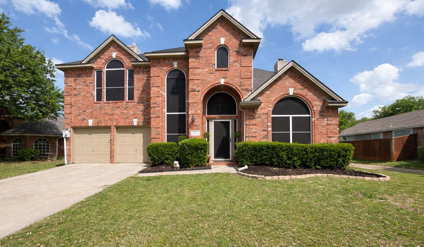 Property photo 01 of 2223 Briary Trace Court, Lewisville, TX 75077 | MLS #21235679
