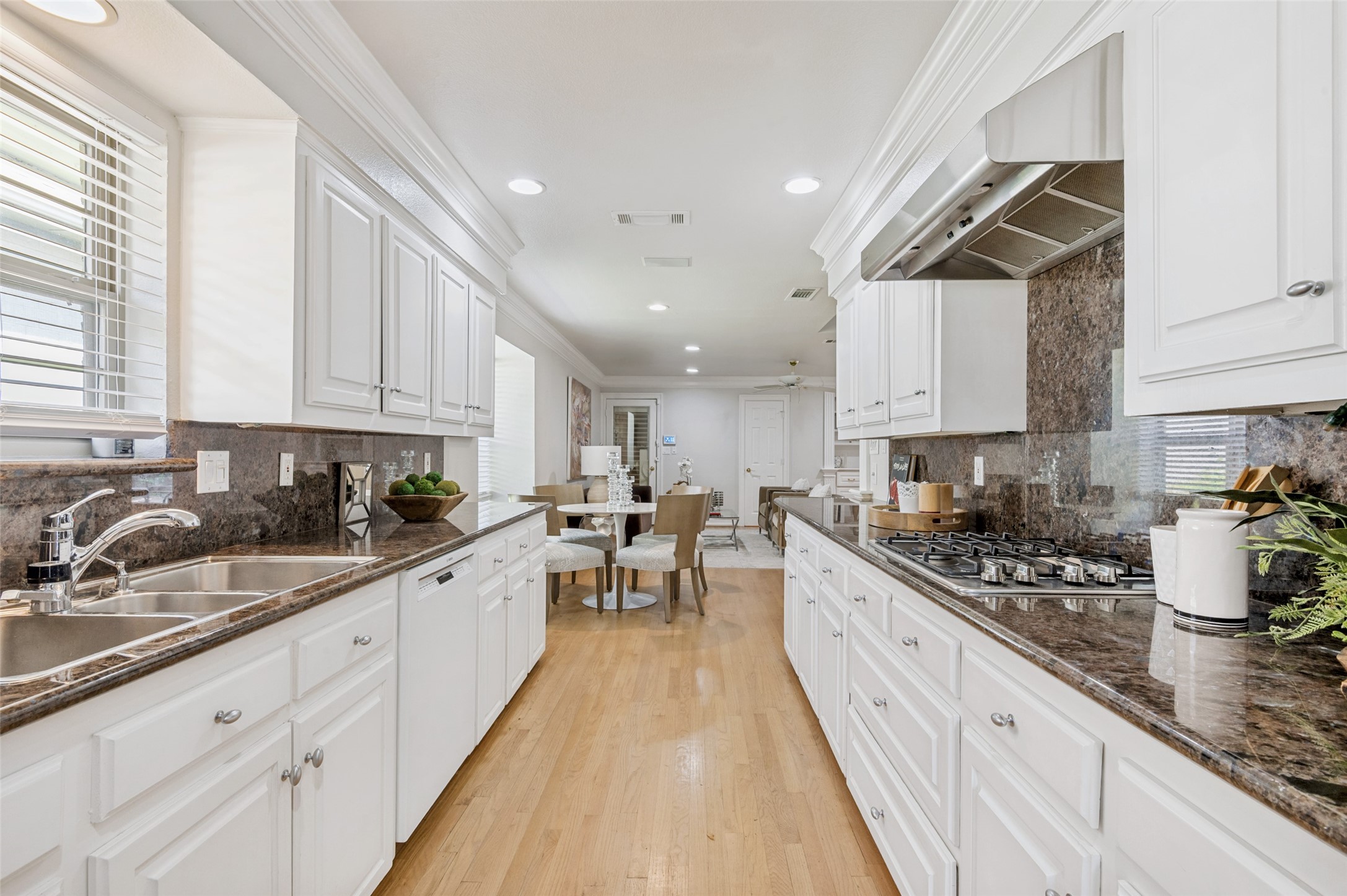 5322 W Mockingbird Lane, Dallas, TX, 75209