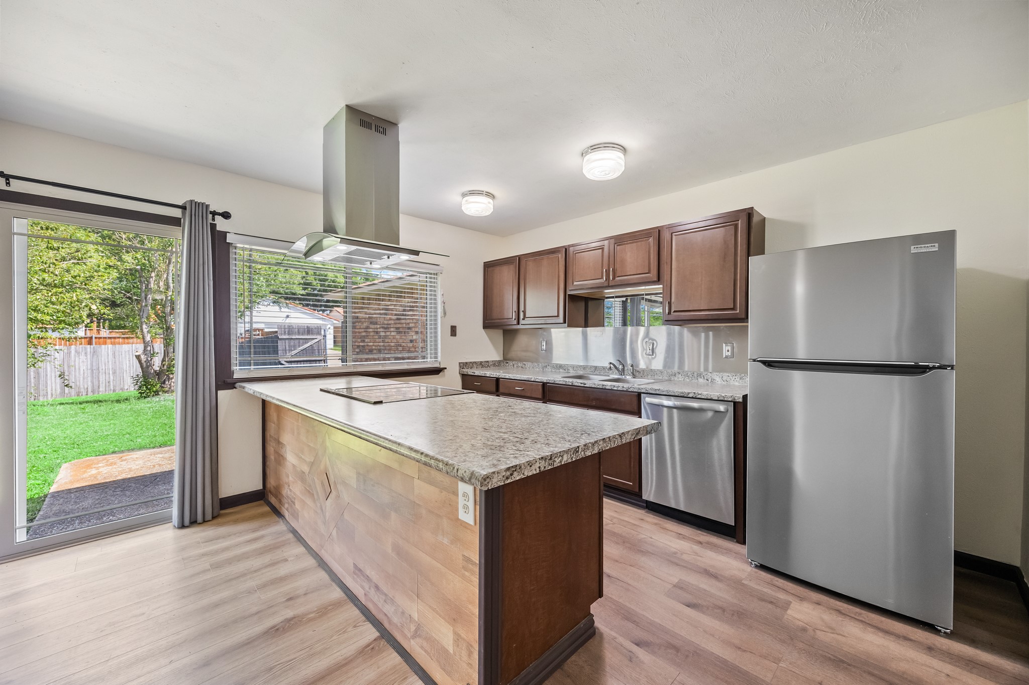 729 Via Altos, Mesquite, TX, 75150