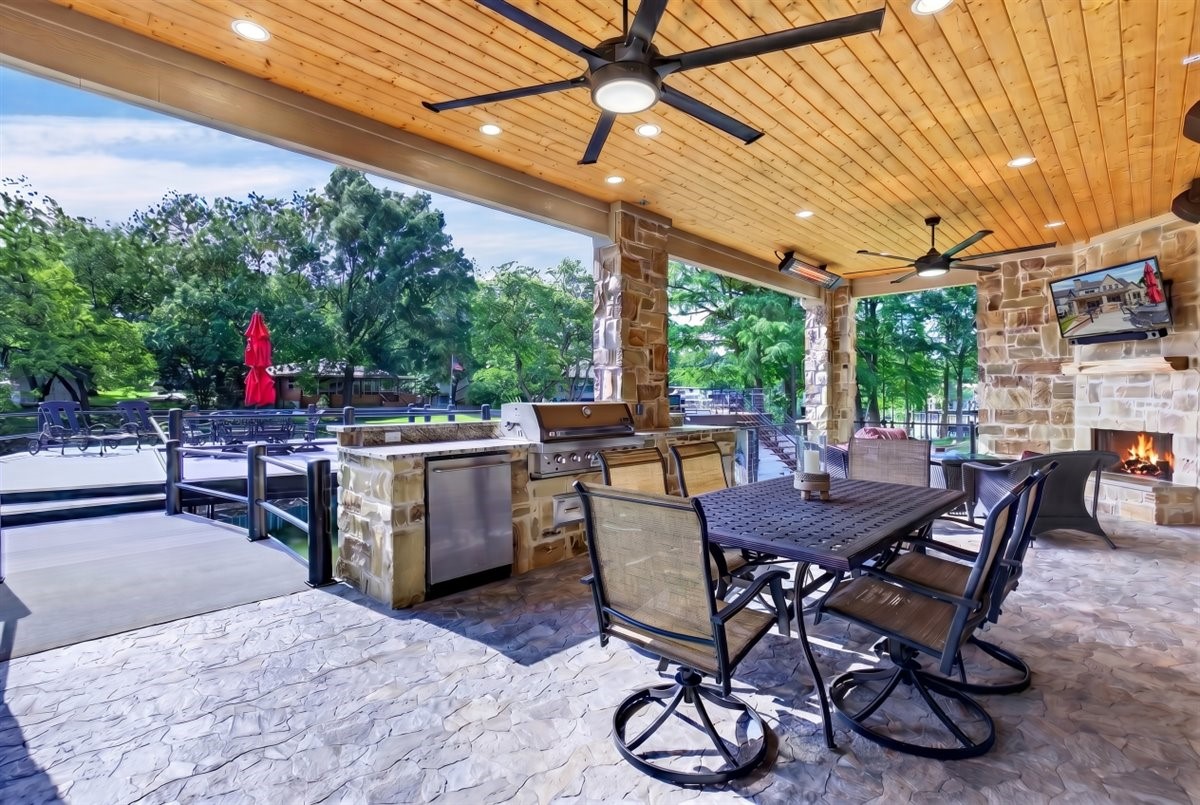 2005 Emma Drive, Tool, TX, 75143